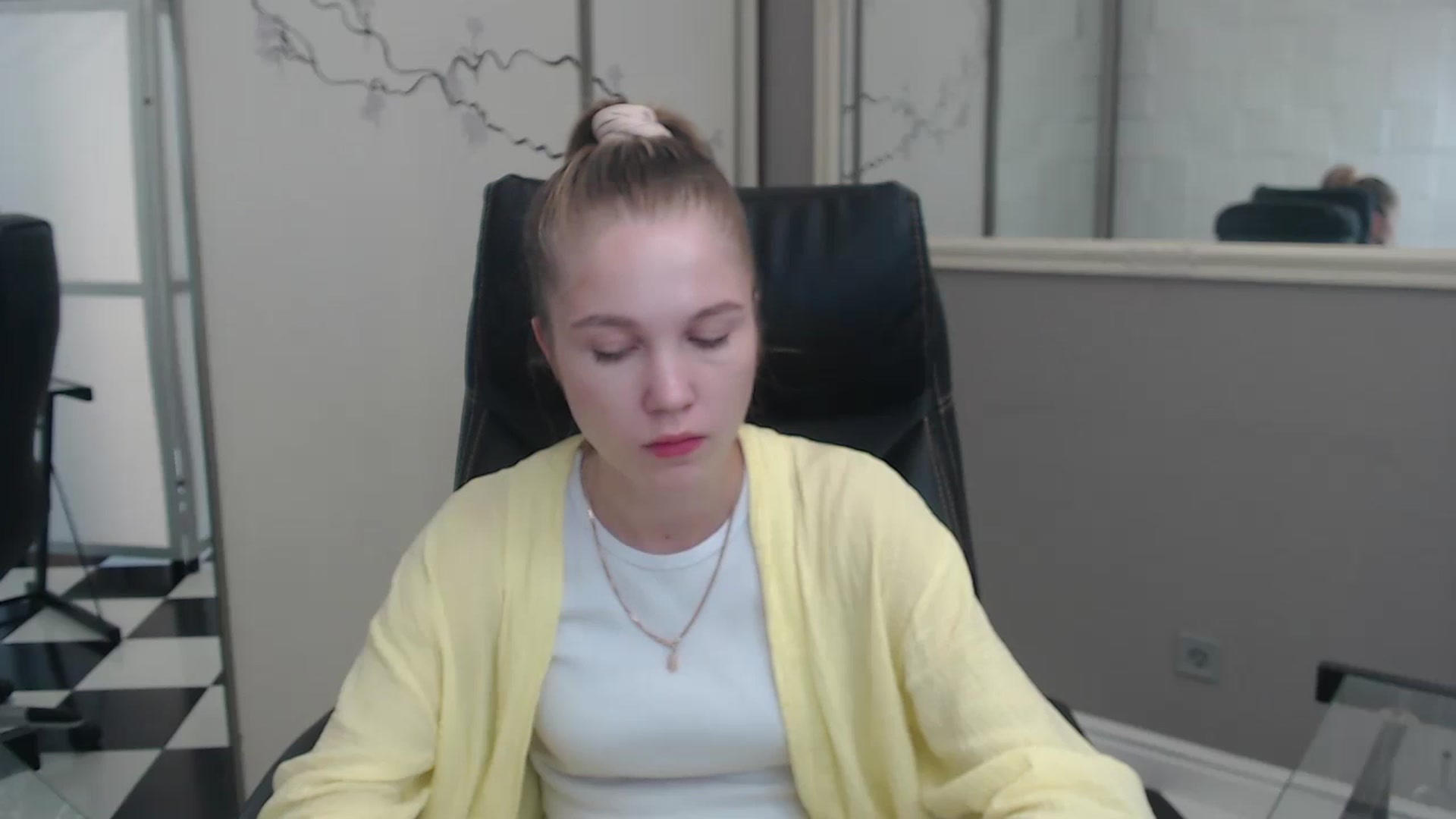 Gallery image thumbnail from Kate_Lewiss's myfreecams stream on, 07/08/2024, 07:56 image 19 of 20