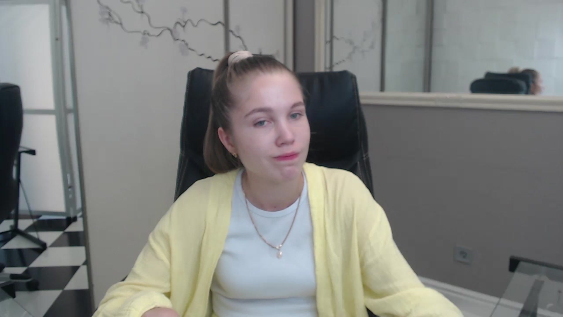 Gallery image thumbnail from Kate_Lewiss's myfreecams stream on, 07/08/2024, 07:56 image 5 of 20