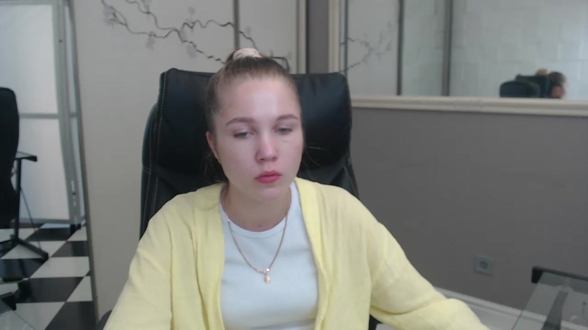 Gallery image thumbnail from Kate_Lewiss's myfreecams stream on, 07/08/2024, 10:17 image 4 of 20