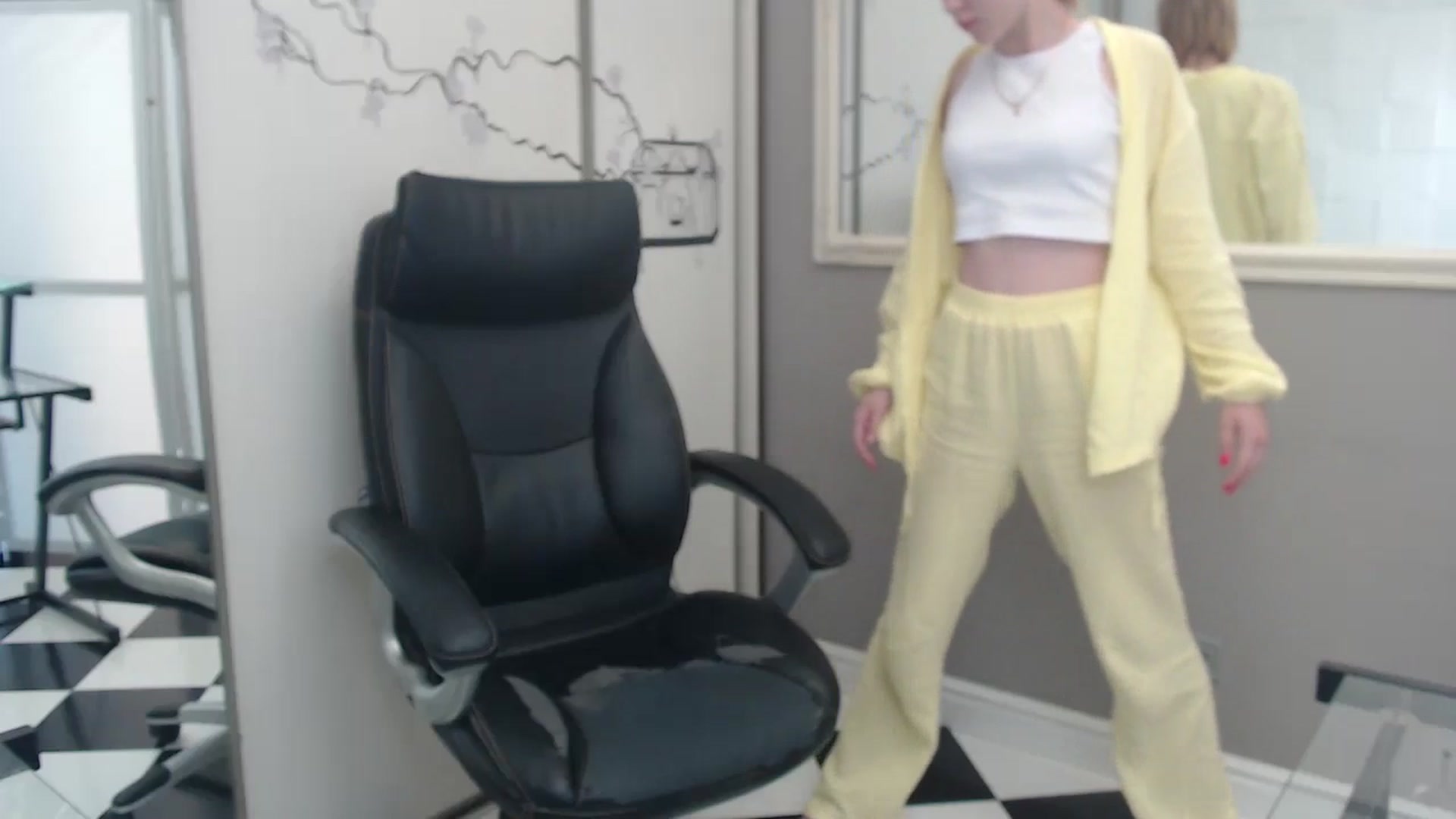 Gallery image thumbnail from Kate_Lewiss's myfreecams stream on, 07/08/2024, 10:17 image 6 of 20