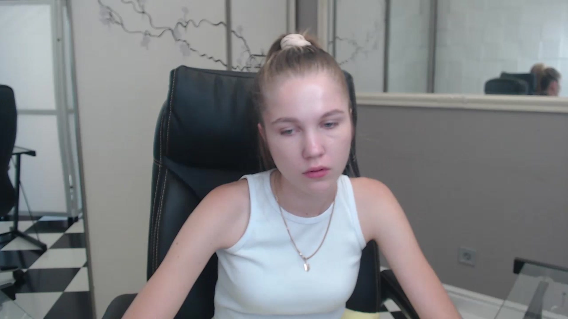 Gallery image thumbnail from Kate_Lewiss's myfreecams stream on, 07/08/2024, 10:17 image 17 of 20