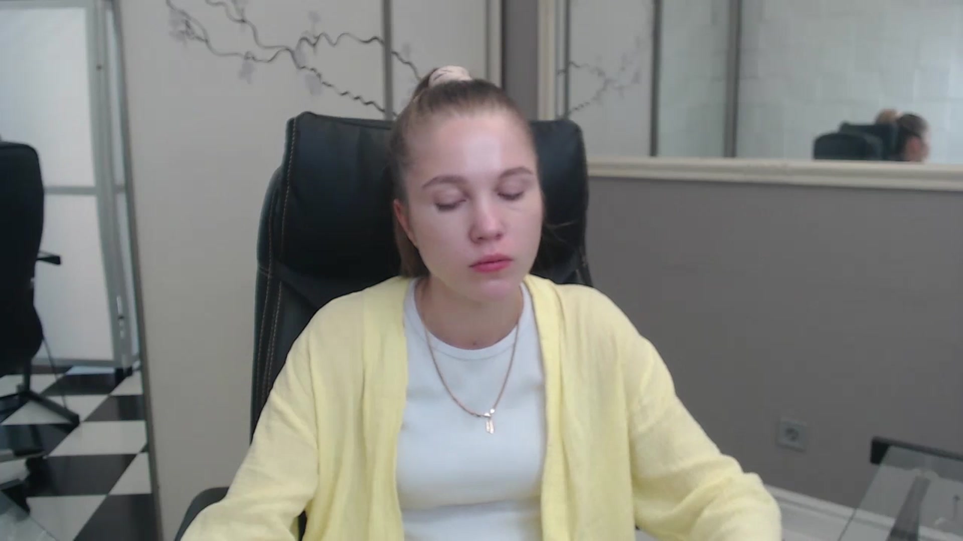 Gallery image thumbnail from Kate_Lewiss's myfreecams stream on, 07/08/2024, 10:17 image 7 of 20