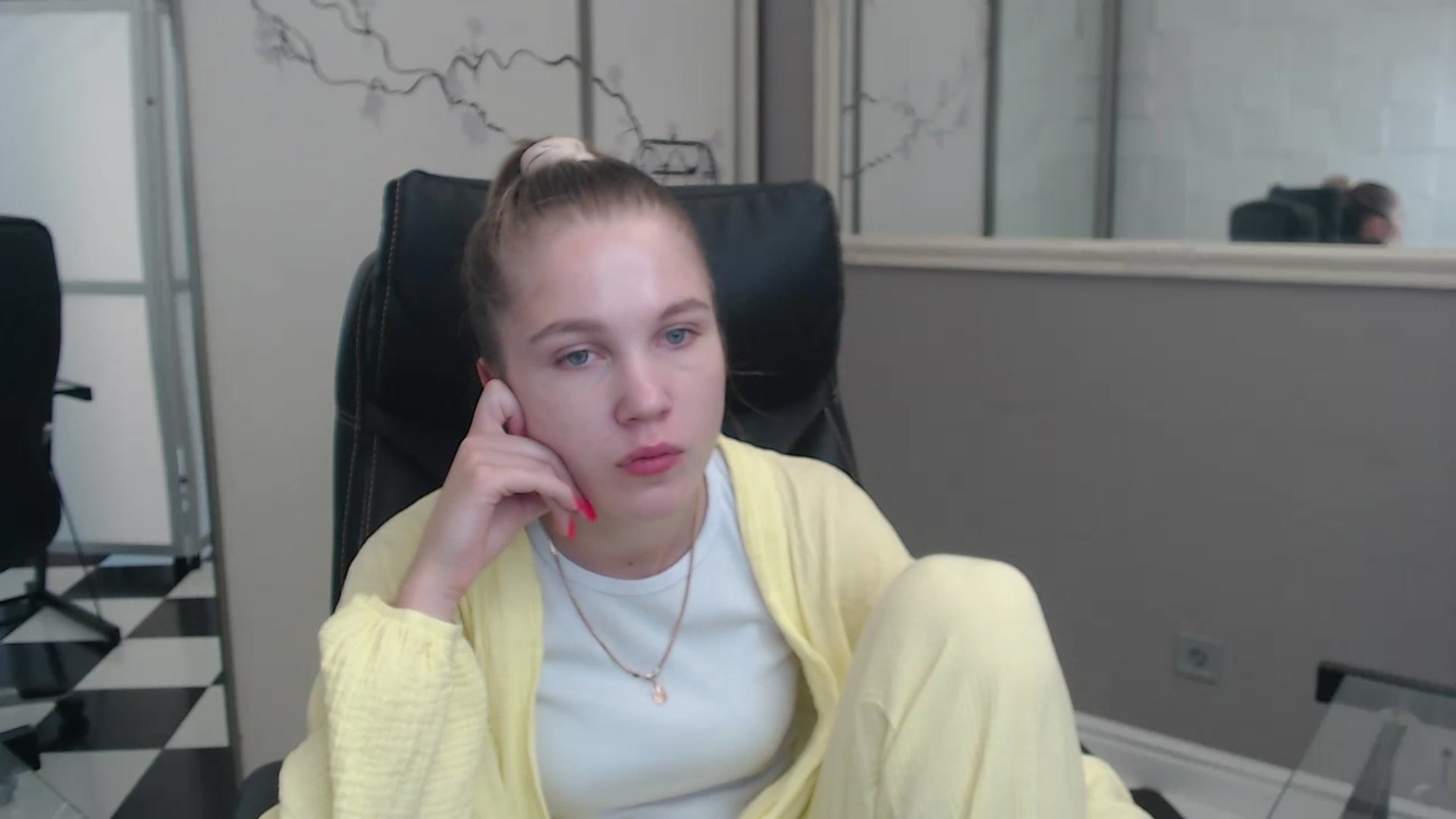 Gallery image thumbnail from Kate_Lewiss's myfreecams stream on, 07/08/2024, 10:17 image 3 of 20
