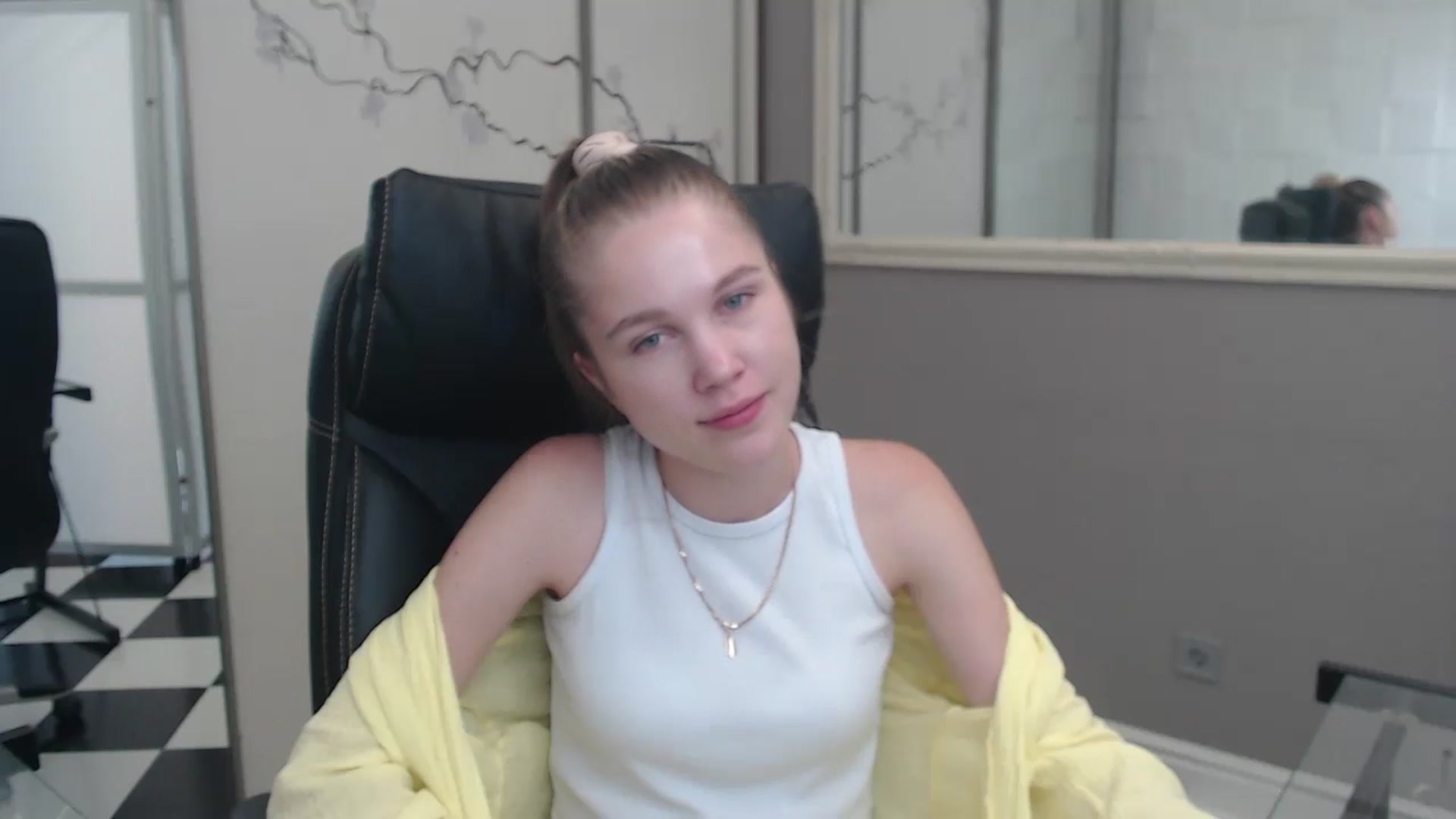 Gallery image thumbnail from Kate_Lewiss's myfreecams stream on, 07/08/2024, 10:17 image 11 of 20