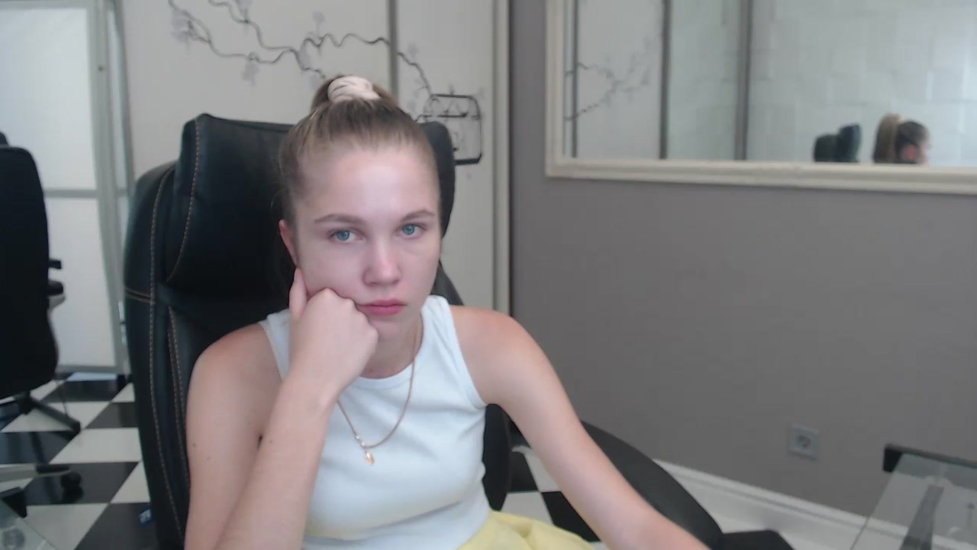 Gallery image thumbnail from Kate_Lewiss's myfreecams stream on, 07/08/2024, 10:17 image 13 of 20