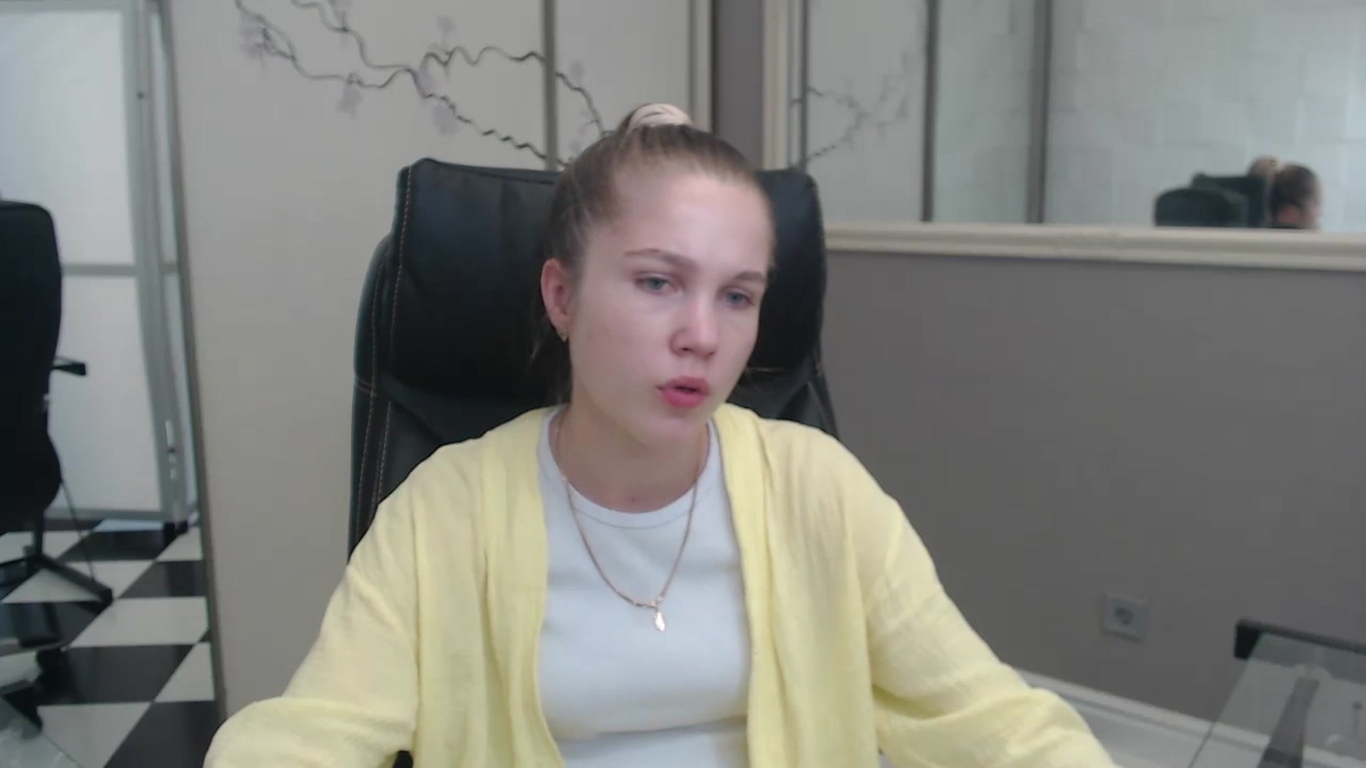 Gallery image thumbnail from Kate_Lewiss's myfreecams stream on, 07/08/2024, 10:17 image 8 of 20