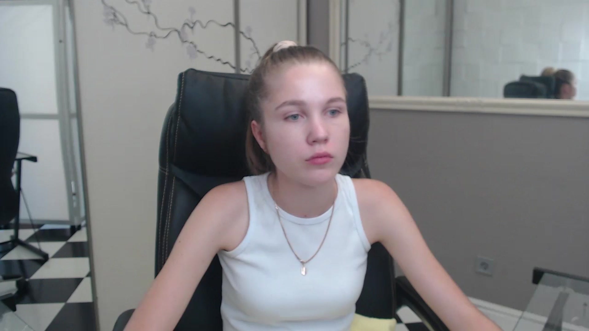 Gallery image thumbnail from Kate_Lewiss's myfreecams stream on, 07/08/2024, 10:17 image 16 of 20