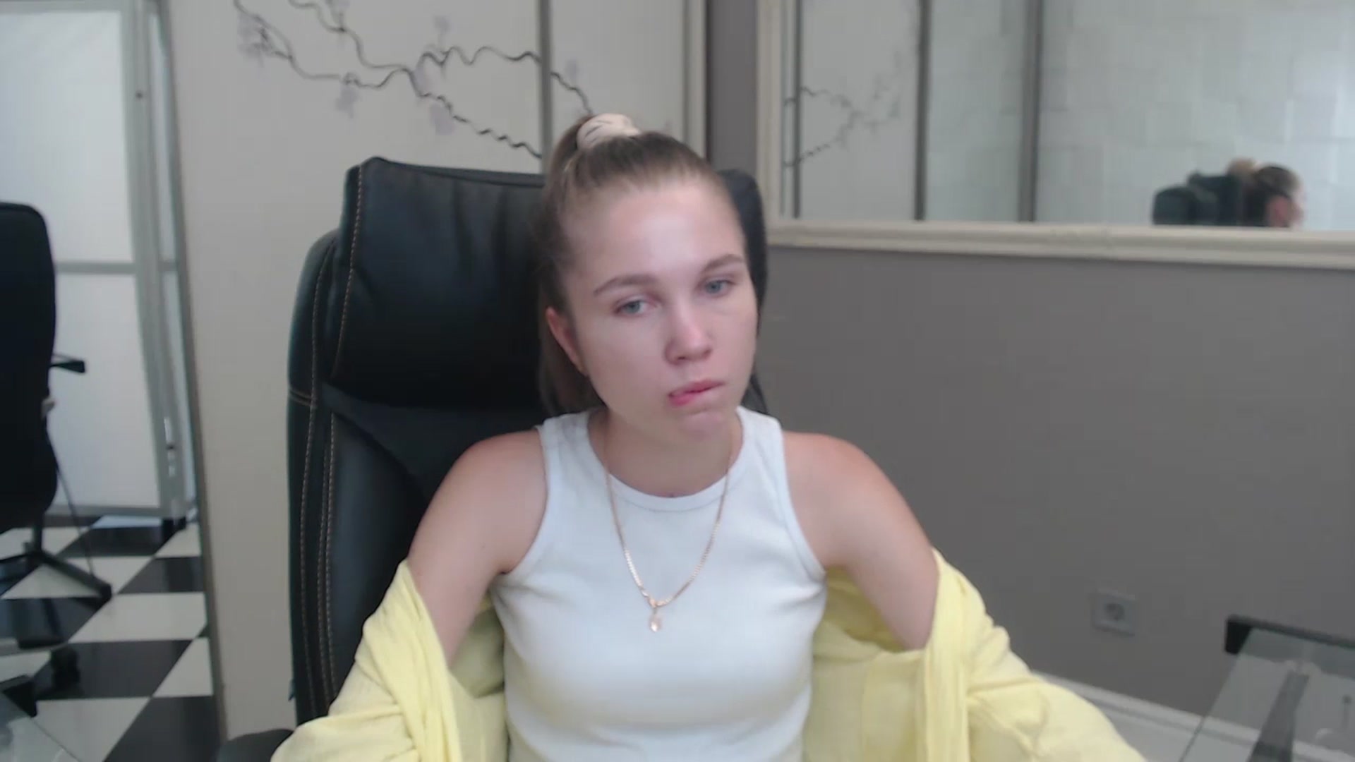 Gallery image thumbnail from Kate_Lewiss's myfreecams stream on, 07/08/2024, 10:17 image 12 of 20