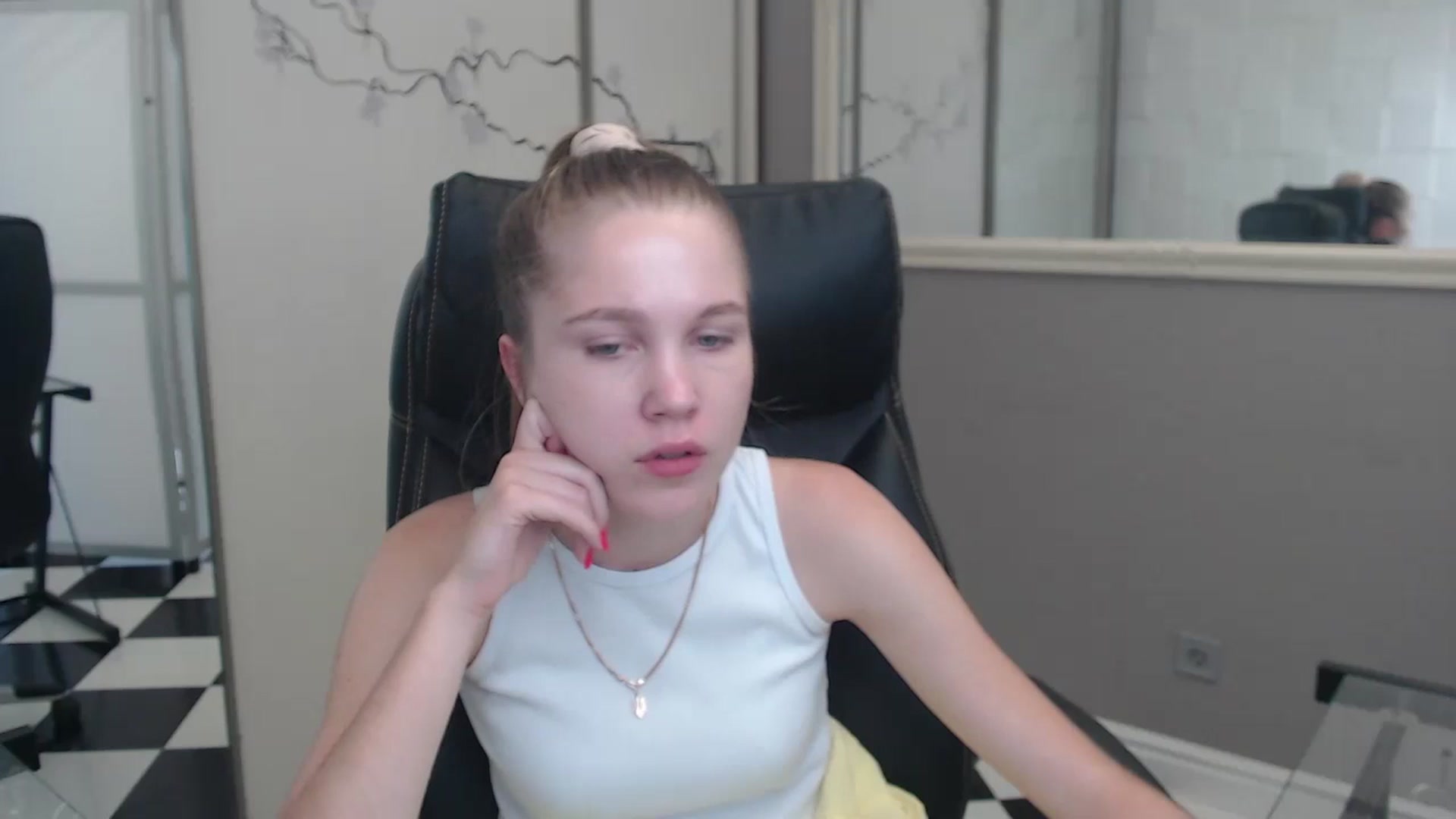 Gallery image thumbnail from Kate_Lewiss's myfreecams stream on, 07/08/2024, 11:02 image 5 of 20