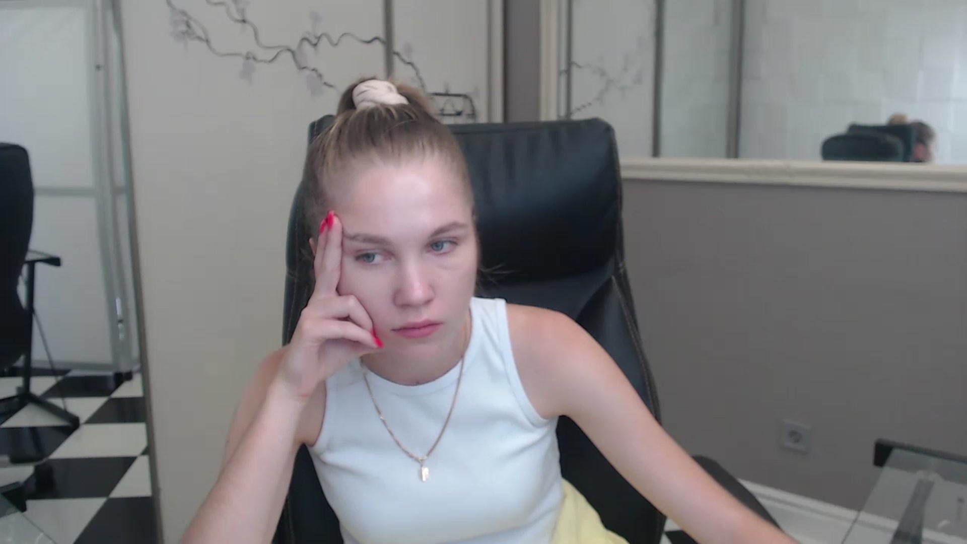 Gallery image thumbnail from Kate_Lewiss's myfreecams stream on, 07/08/2024, 11:02 image 14 of 20