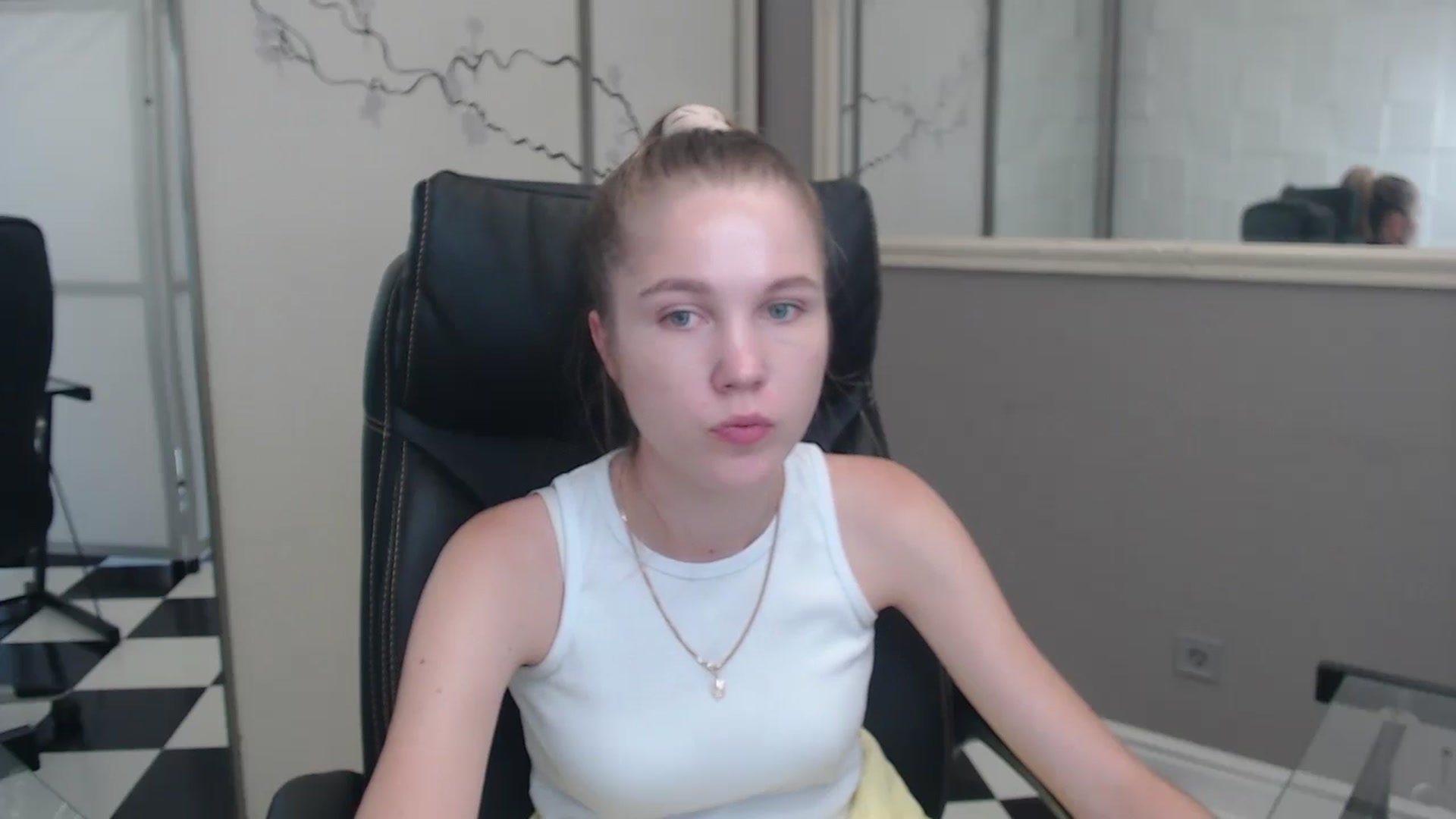 Gallery image thumbnail from Kate_Lewiss's myfreecams stream on, 07/08/2024, 11:02 image 20 of 20