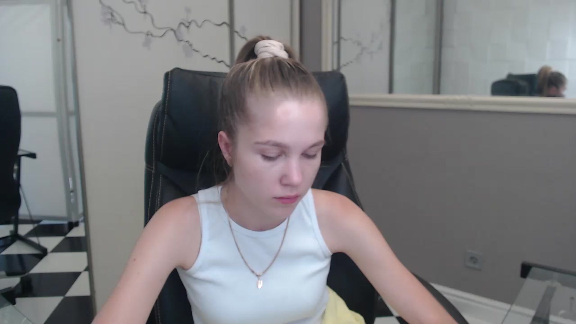 Gallery image thumbnail from Kate_Lewiss's myfreecams stream on, 07/08/2024, 11:02 image 6 of 20
