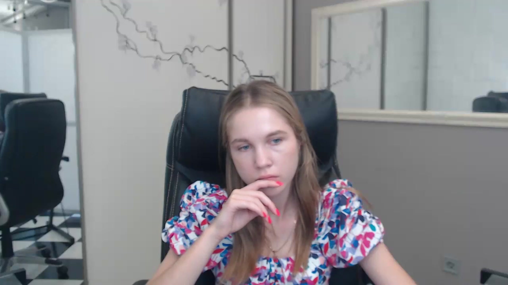 Gallery image thumbnail from Kate_Lewiss's myfreecams stream on, 07/10/2024, 10:10 image 13 of 20