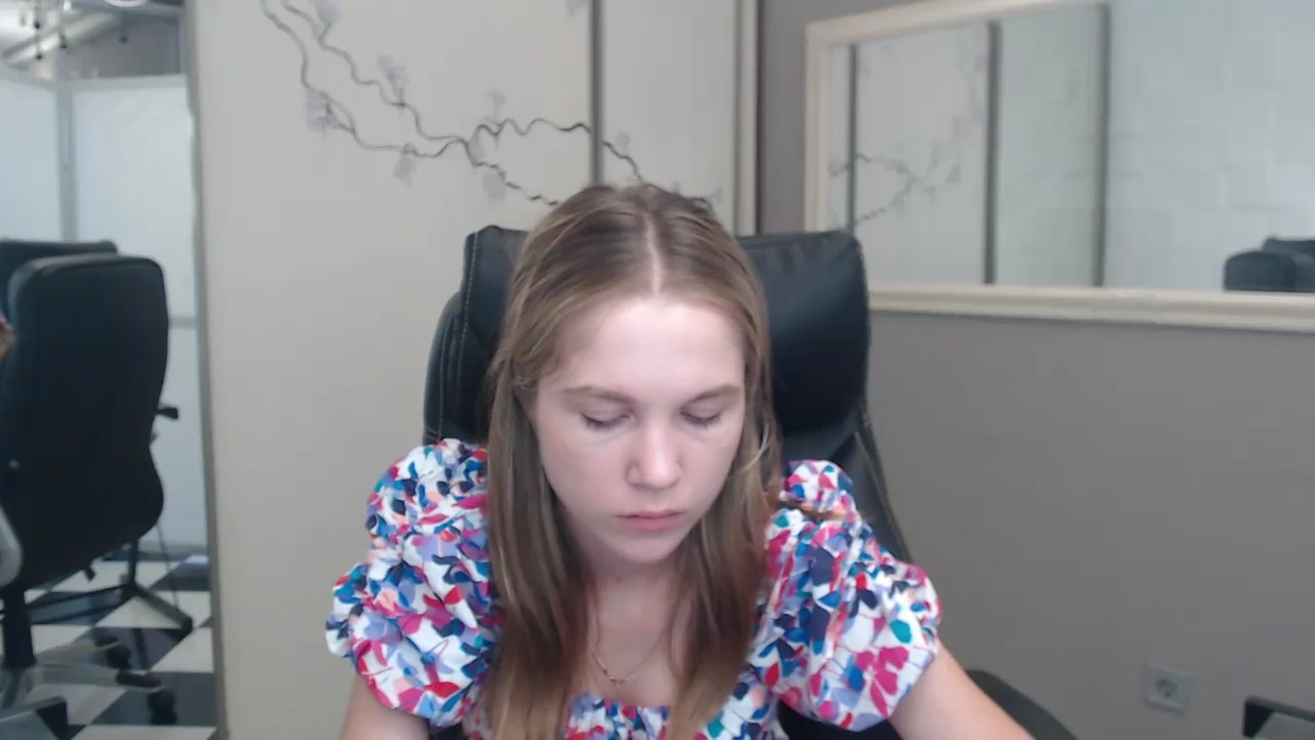 Gallery image thumbnail from Kate_Lewiss's myfreecams stream on, 07/10/2024, 10:10 image 17 of 20