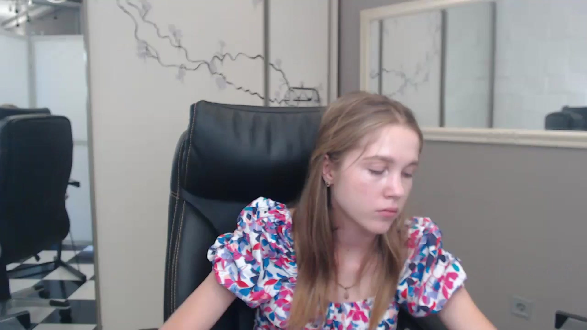 Gallery image thumbnail from Kate_Lewiss's myfreecams stream on, 07/10/2024, 11:04 image 19 of 20