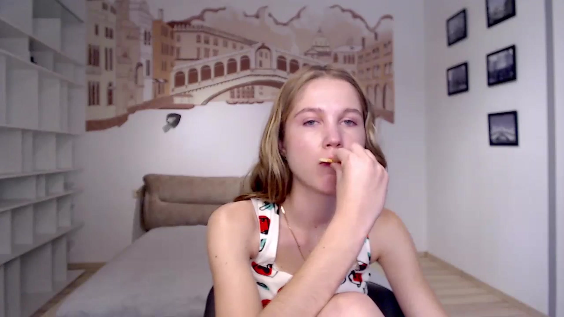 Gallery image thumbnail from Kate_Lewiss's myfreecams stream on, 07/14/2024, 10:00 image 16 of 20