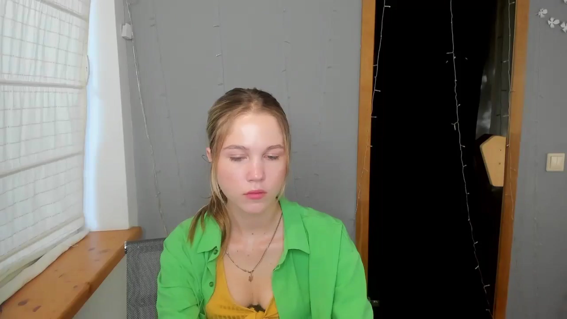 Gallery image thumbnail from Kate_Lewiss's myfreecams stream on, 07/25/2024, 06:18 image 15 of 20