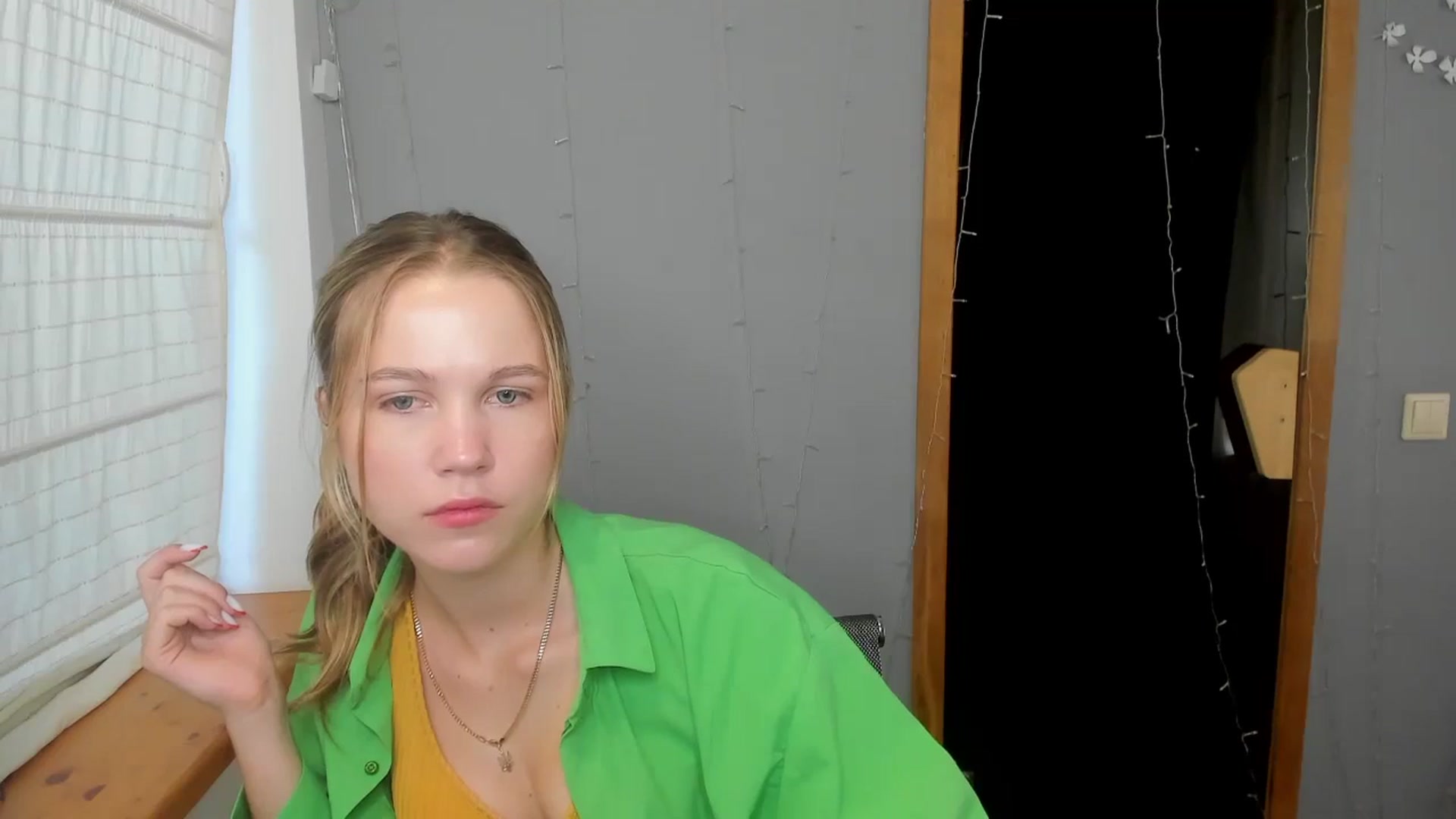 Gallery image thumbnail from Kate_Lewiss's myfreecams stream on, 07/25/2024, 06:18 image 4 of 20