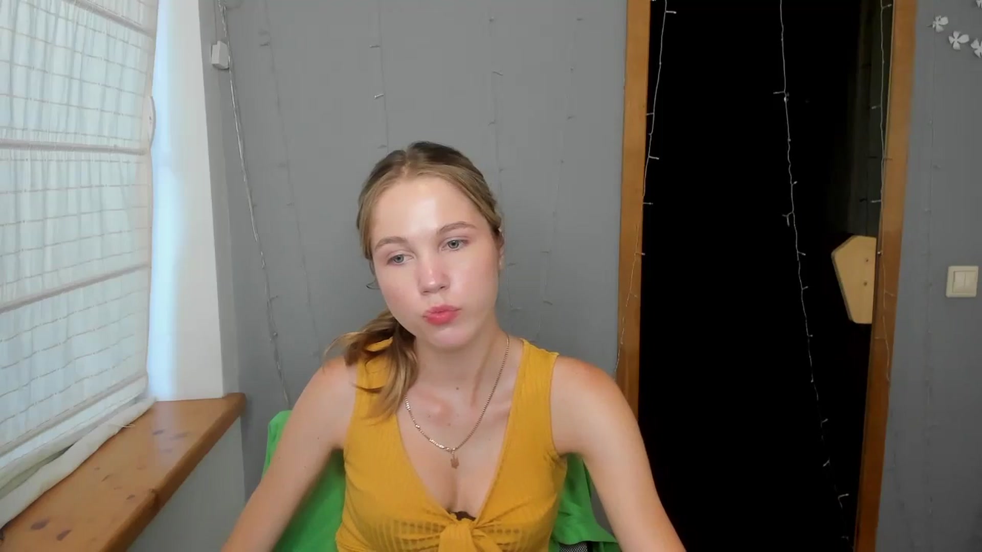 Gallery image thumbnail from Kate_Lewiss's myfreecams stream on, 07/25/2024, 07:34 image 4 of 20