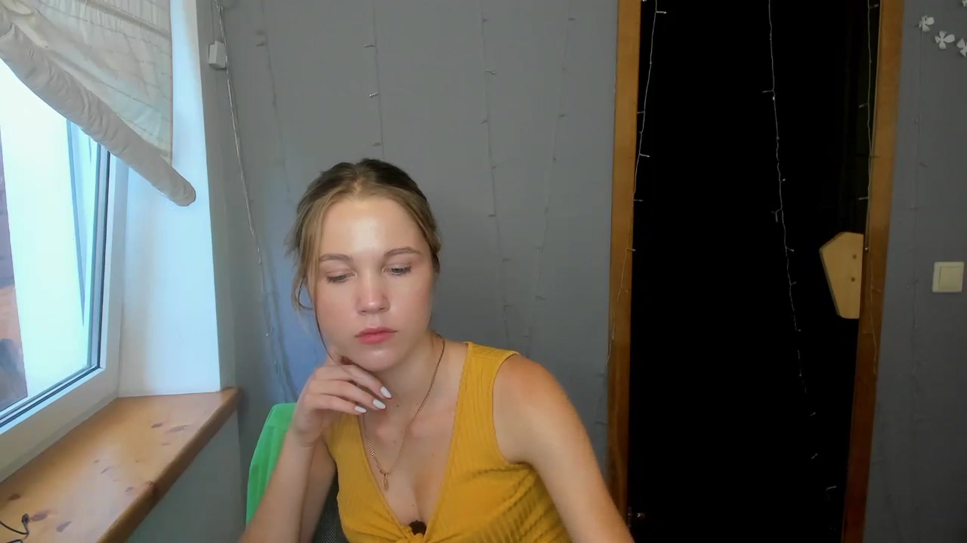 Gallery image thumbnail from Kate_Lewiss's myfreecams stream on, 07/25/2024, 07:34 image 16 of 20