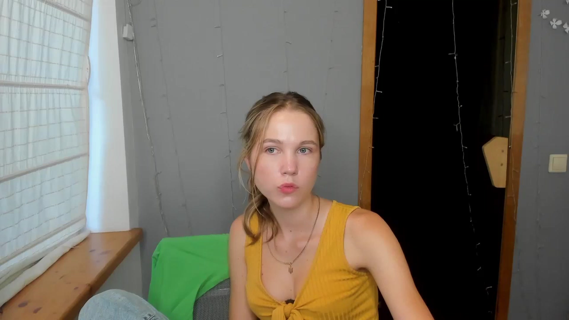 Gallery image thumbnail from Kate_Lewiss's myfreecams stream on, 07/25/2024, 07:34 image 12 of 20