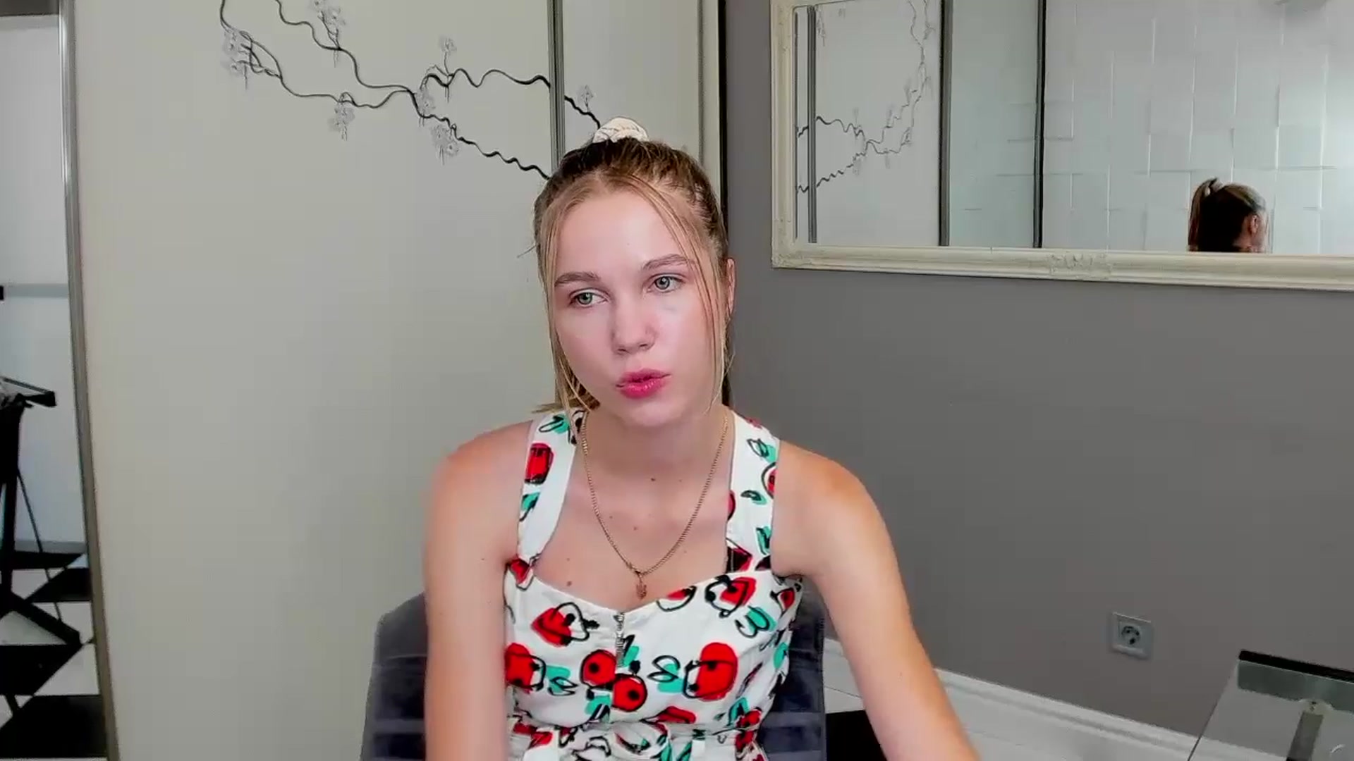 Gallery image thumbnail from Kate_Lewiss's myfreecams stream on, 07/28/2024, 08:44 image 14 of 20