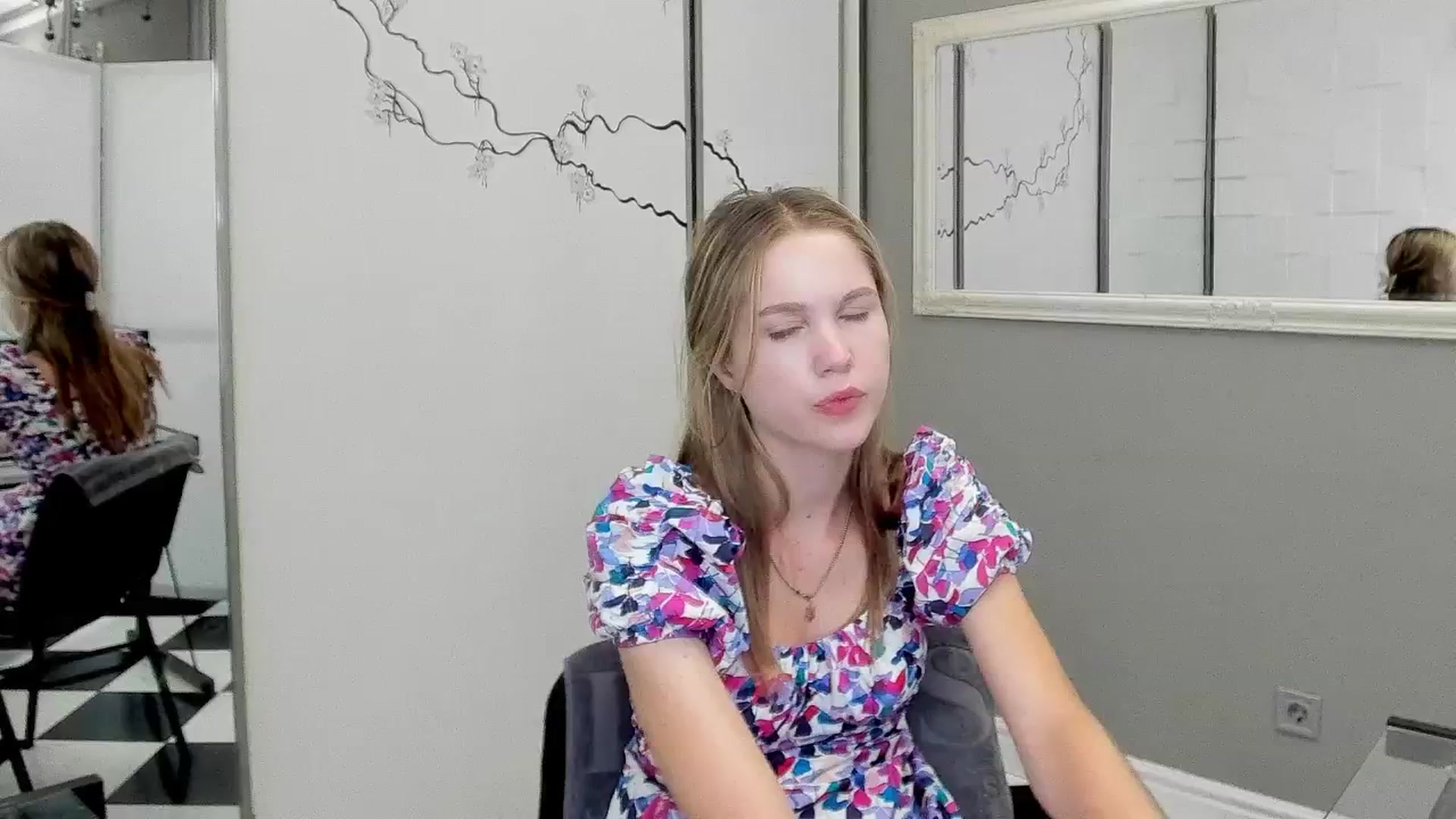Gallery image thumbnail from Kate_Lewiss's myfreecams stream on, 07/29/2024, 11:11 image 17 of 20