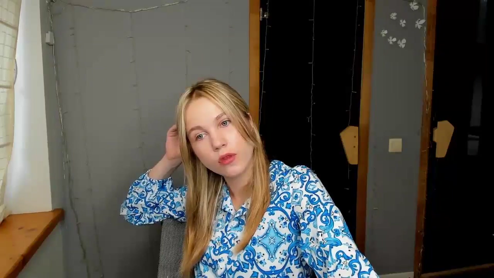 Gallery image thumbnail from Kate_Lewiss's myfreecams stream on, 08/04/2024, 07:43 image 2 of 20