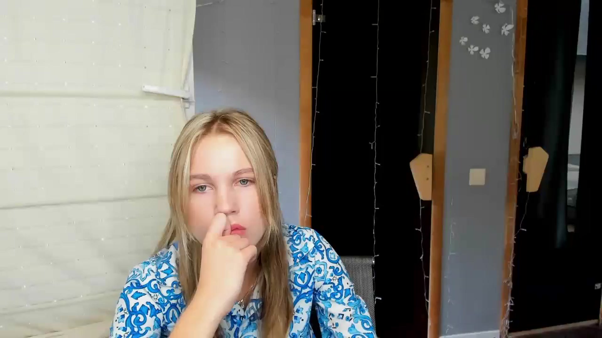 Gallery image thumbnail from Kate_Lewiss's myfreecams stream on, 08/04/2024, 07:43 image 12 of 20