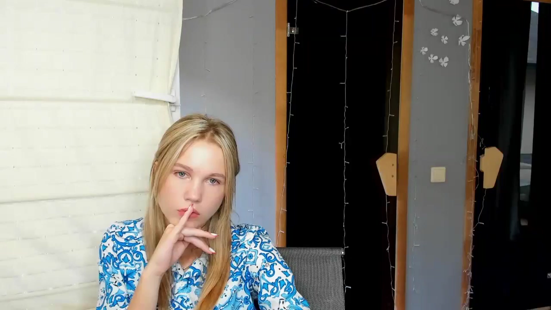 Gallery image thumbnail from Kate_Lewiss's myfreecams stream on, 08/04/2024, 07:43 image 7 of 20