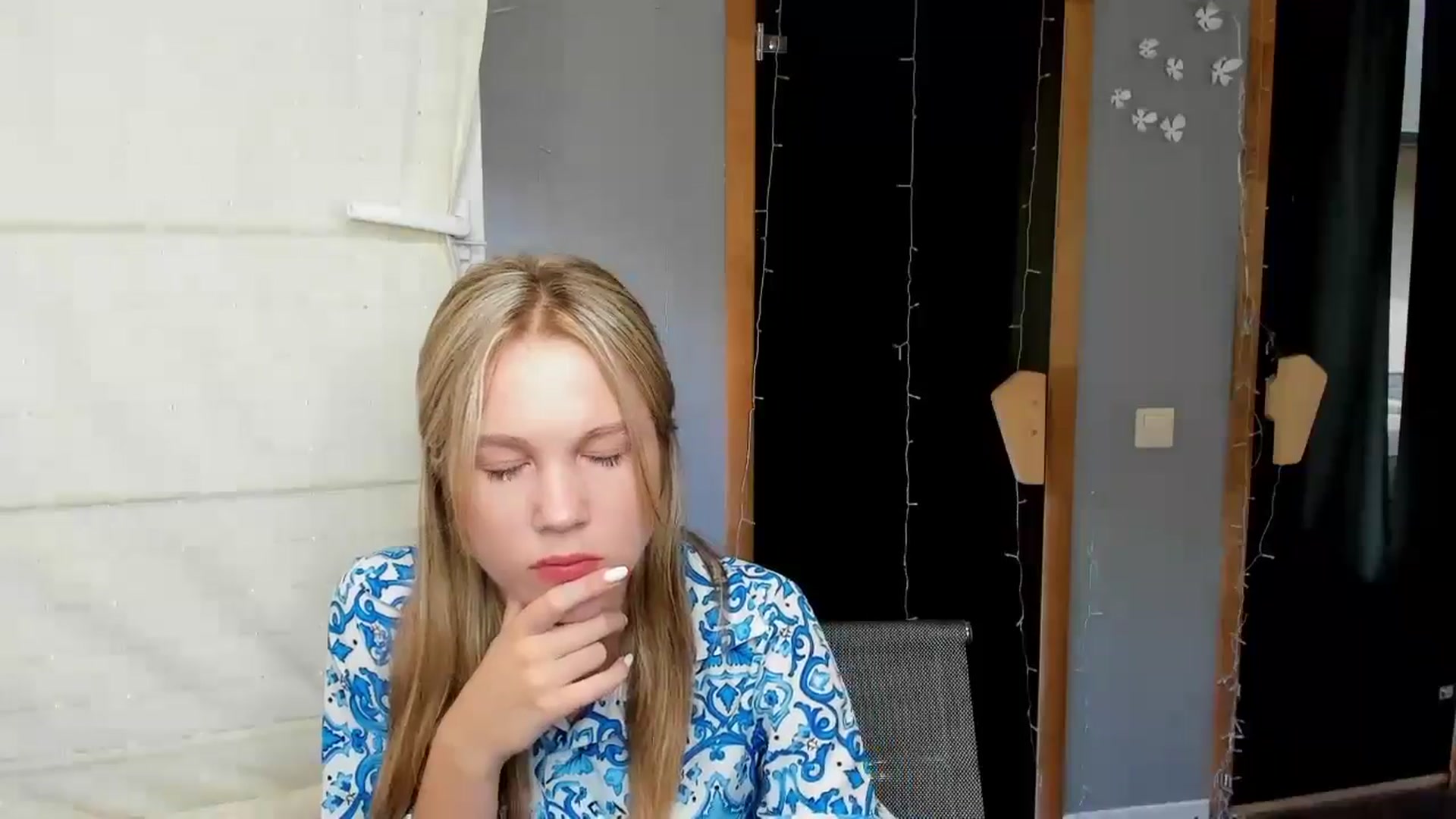 Gallery image thumbnail from Kate_Lewiss's myfreecams stream on, 08/04/2024, 08:27 image 19 of 20