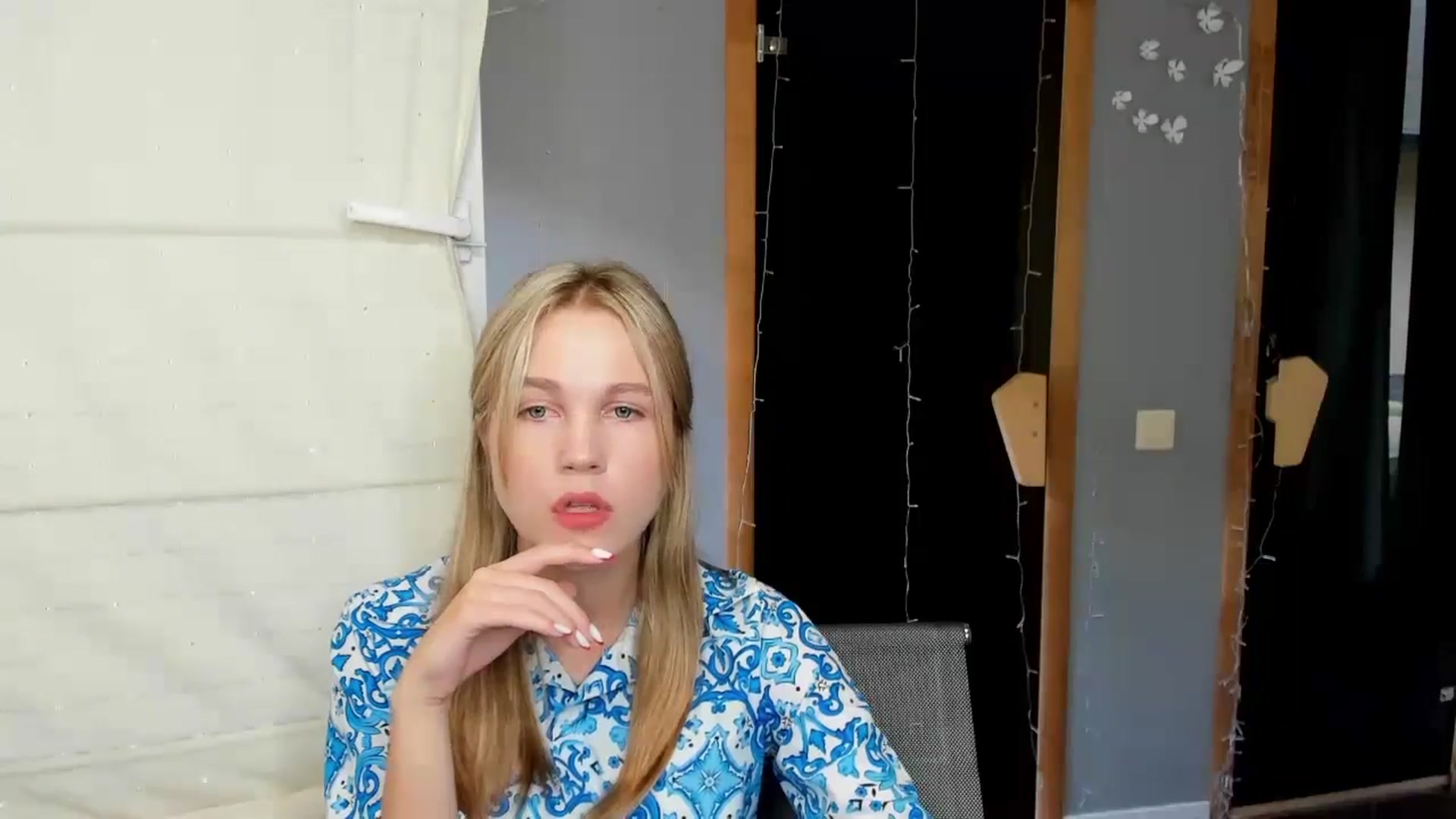 Gallery image thumbnail from Kate_Lewiss's myfreecams stream on, 08/04/2024, 08:27 image 12 of 20