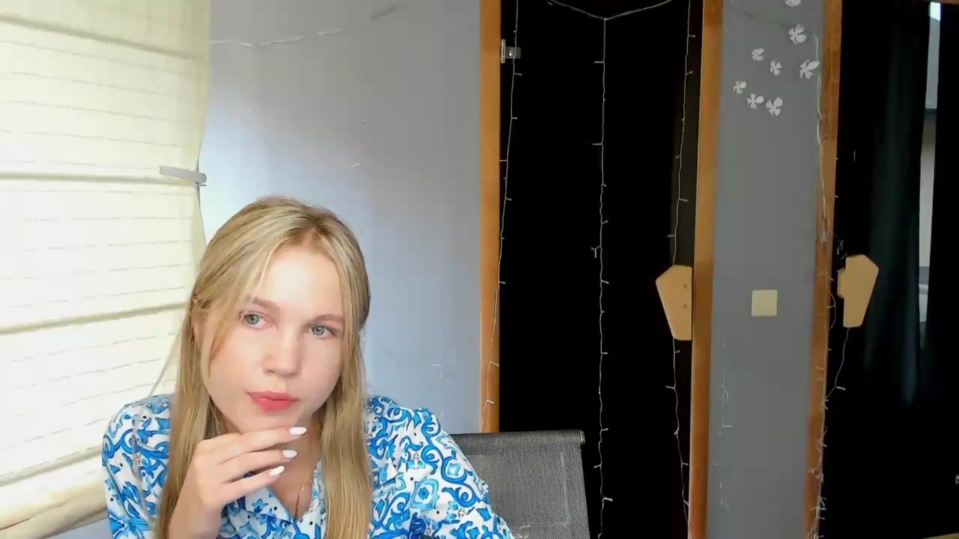 Gallery image thumbnail from Kate_Lewiss's myfreecams stream on, 08/04/2024, 10:13 image 5 of 20