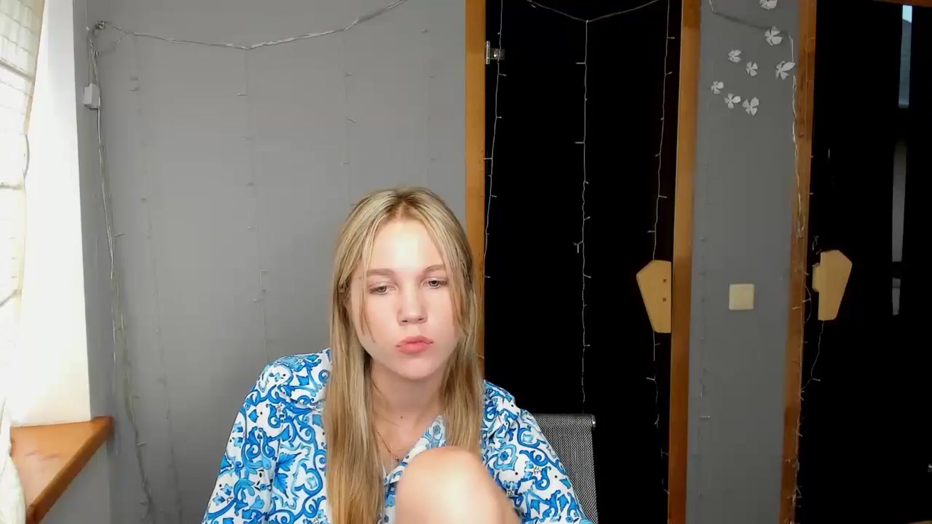 Gallery image thumbnail from Kate_Lewiss's myfreecams stream on, 08/04/2024, 10:13 image 18 of 20