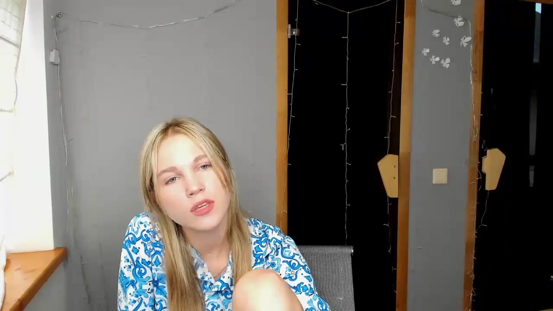 Gallery image thumbnail from Kate_Lewiss's myfreecams stream on, 08/04/2024, 10:13 image 17 of 20