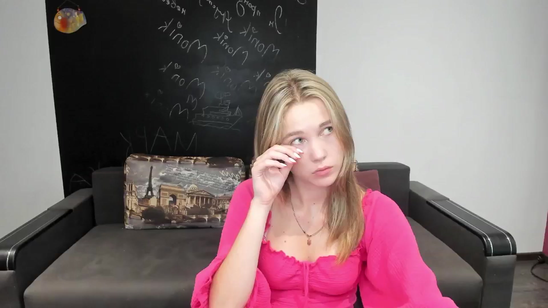 Gallery image thumbnail from Kate_Lewiss's myfreecams stream on, 08/05/2024, 07:17 image 16 of 20