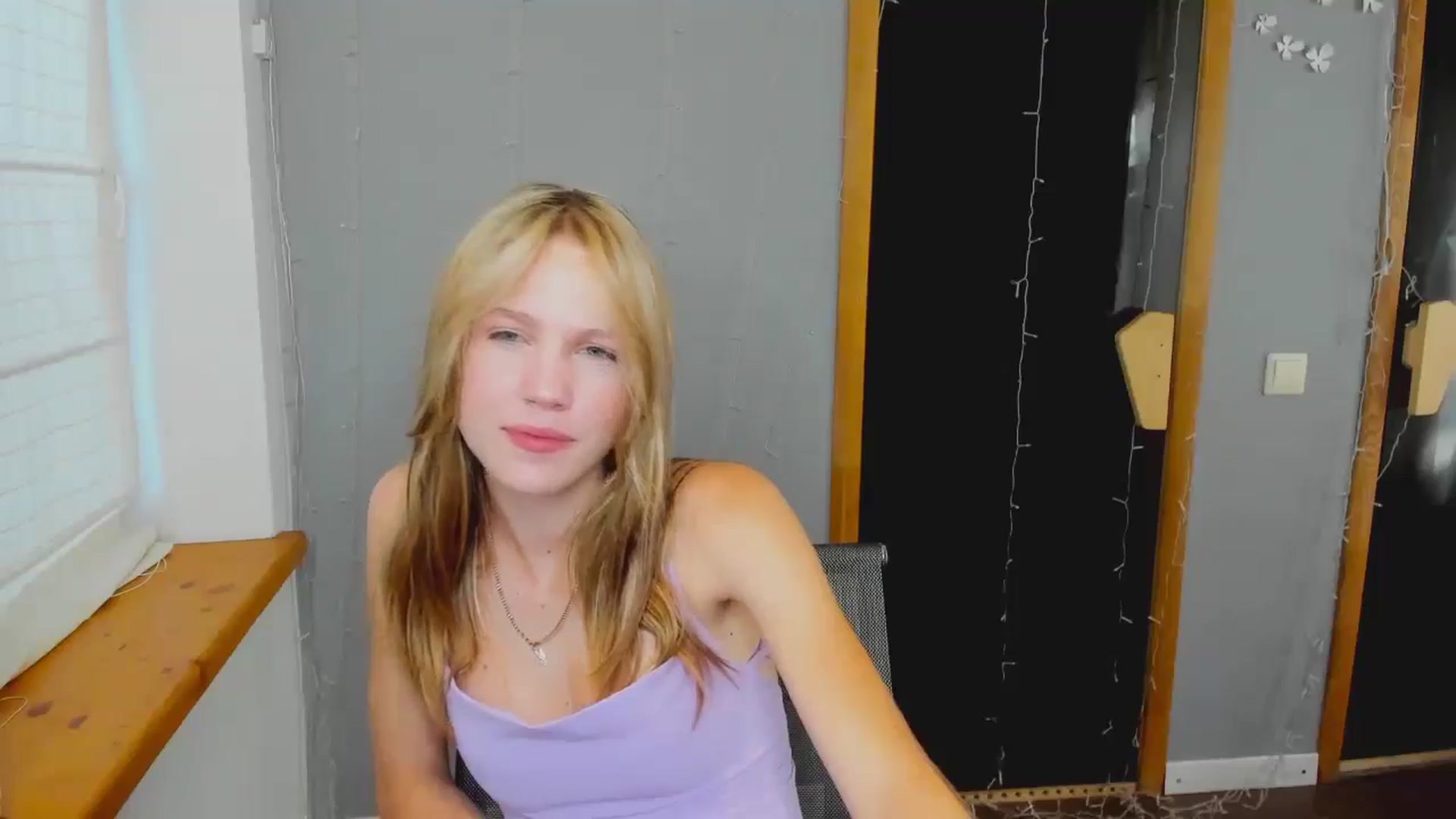 Gallery image thumbnail from Kate_Lewiss's myfreecams stream on, 08/08/2024, 06:05 image 15 of 20