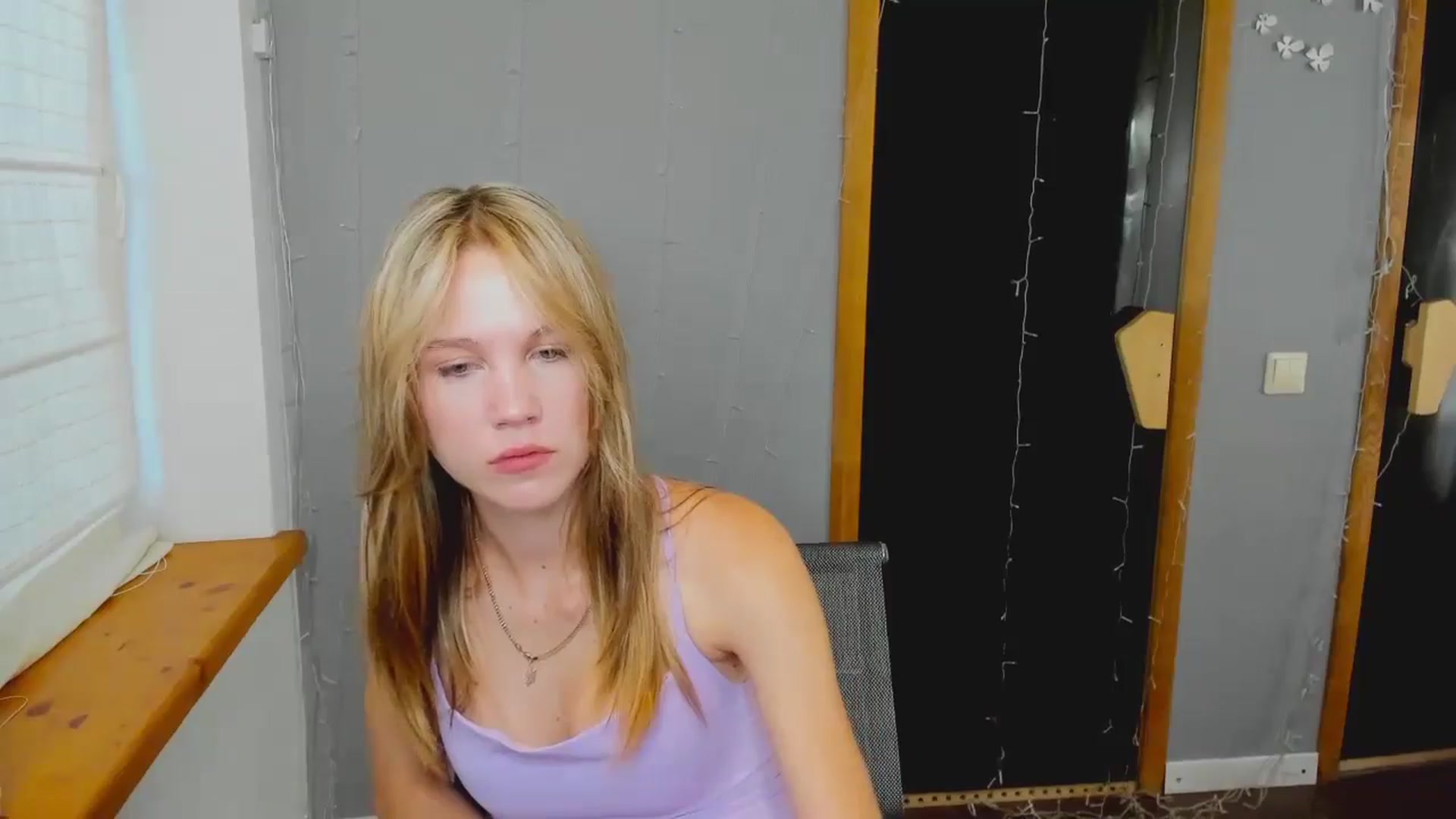Gallery image thumbnail from Kate_Lewiss's myfreecams stream on, 08/08/2024, 06:05 image 18 of 20