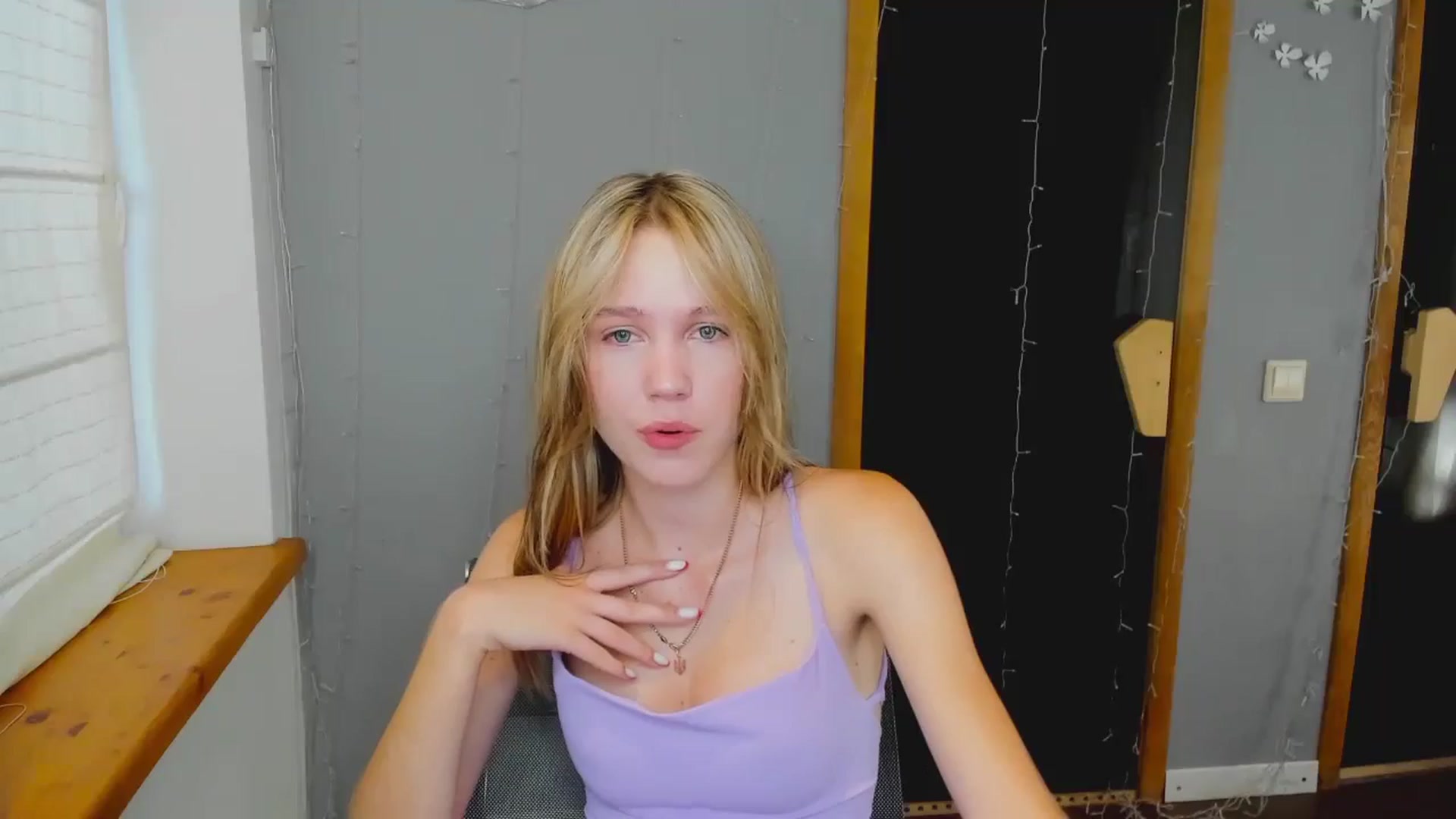 Gallery image thumbnail from Kate_Lewiss's myfreecams stream on, 08/08/2024, 06:05 image 1 of 20