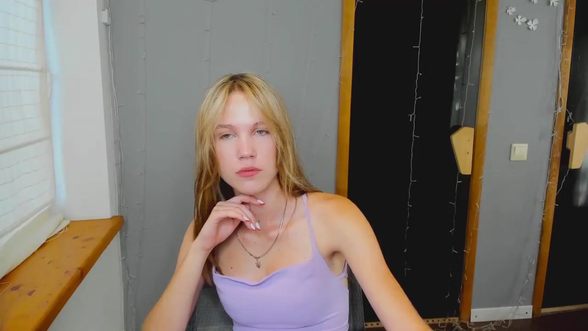 Gallery image thumbnail from Kate_Lewiss's myfreecams stream on, 08/08/2024, 06:05 image 11 of 20