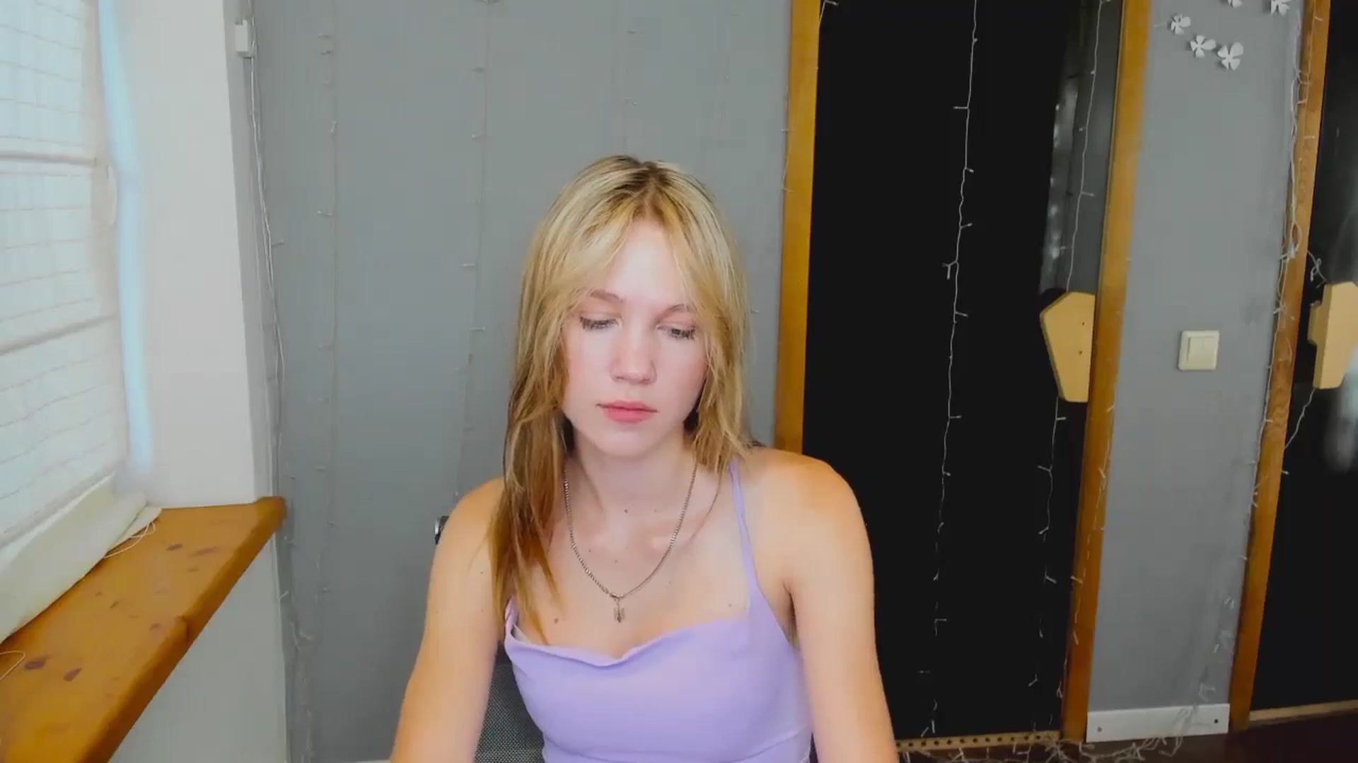 Gallery image thumbnail from Kate_Lewiss's myfreecams stream on, 08/08/2024, 06:05 image 12 of 20