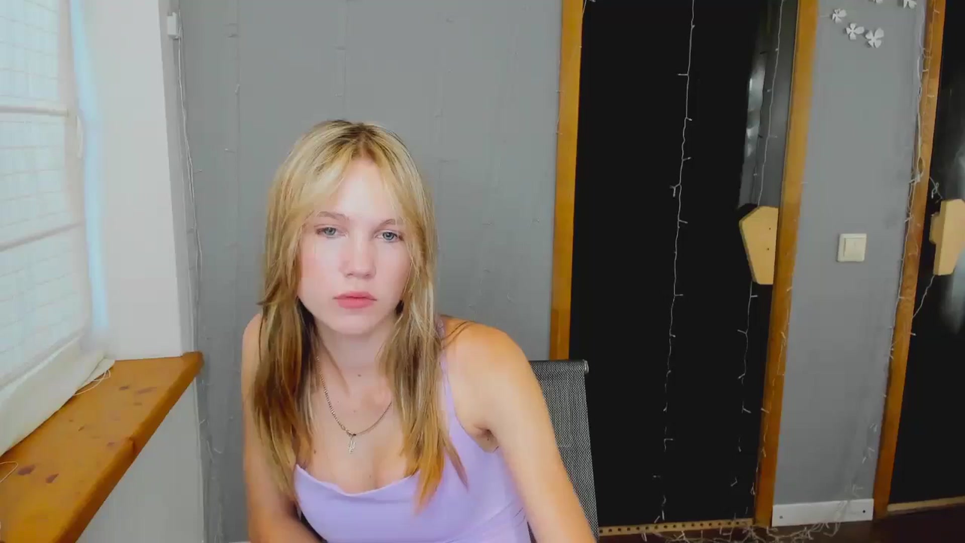 Gallery image thumbnail from Kate_Lewiss's myfreecams stream on, 08/08/2024, 06:05 image 17 of 20