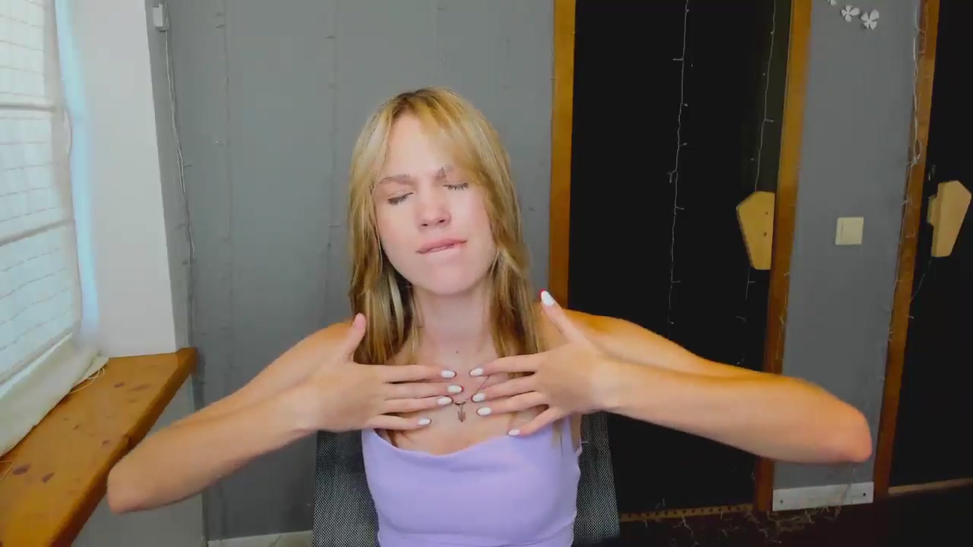Gallery image thumbnail from Kate_Lewiss's myfreecams stream on, 08/08/2024, 08:22 image 10 of 20
