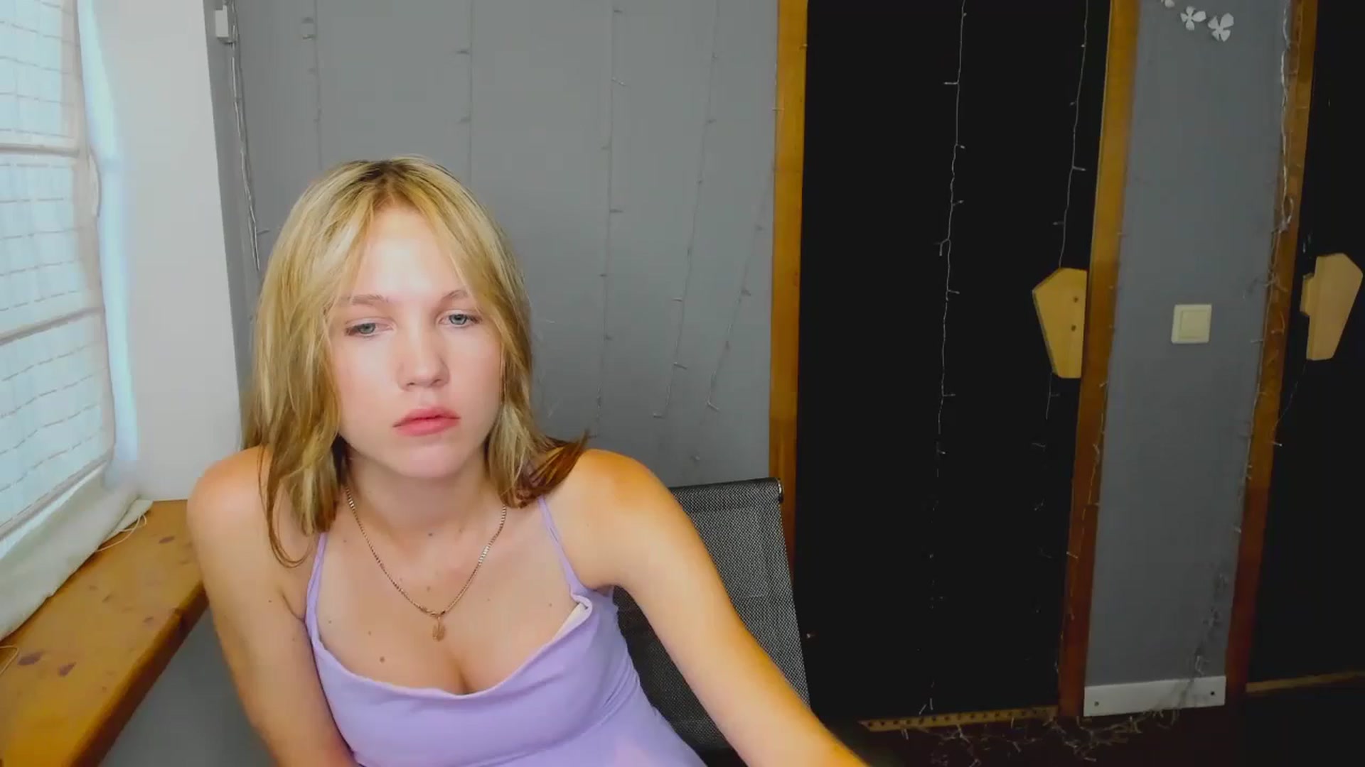 Gallery image thumbnail from Kate_Lewiss's myfreecams stream on, 08/08/2024, 09:58 image 1 of 20