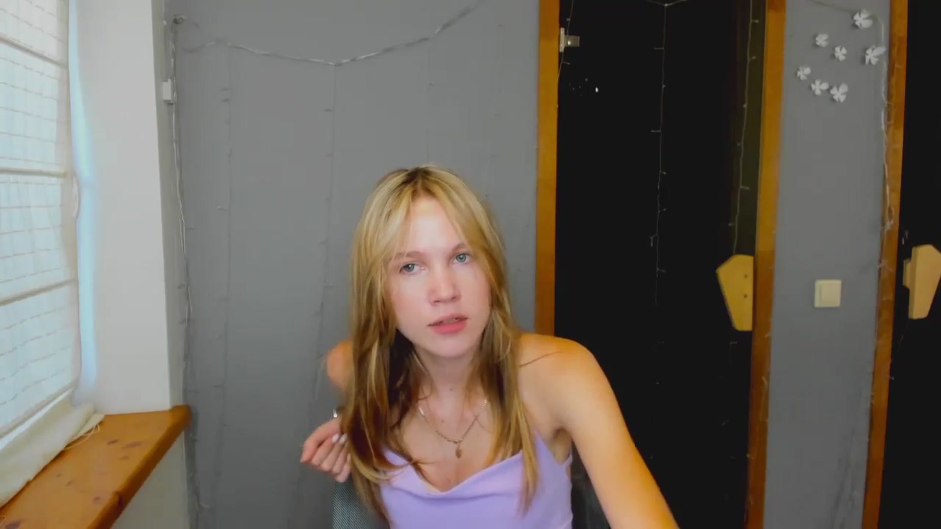 Gallery image thumbnail from Kate_Lewiss's myfreecams stream on, 08/08/2024, 09:58 image 18 of 20
