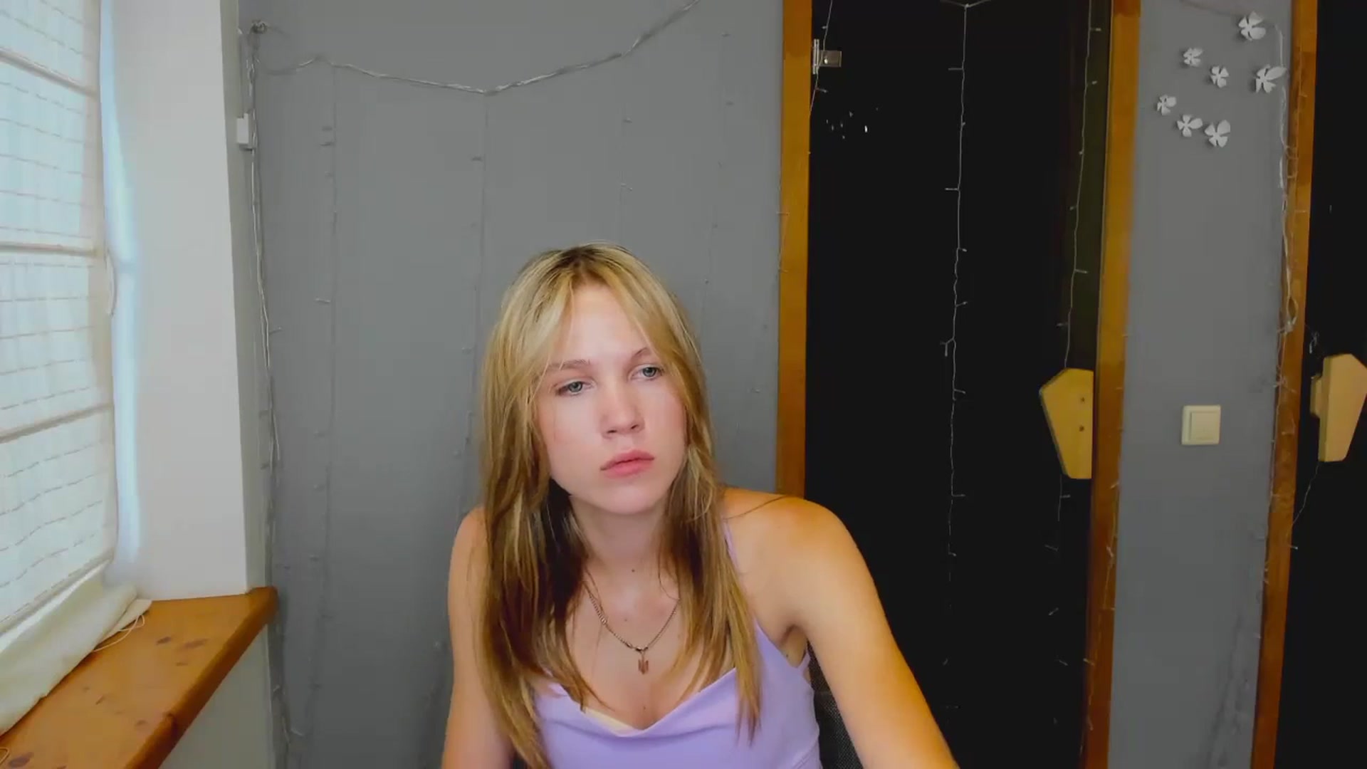 Gallery image thumbnail from Kate_Lewiss's myfreecams stream on, 08/08/2024, 09:58 image 17 of 20