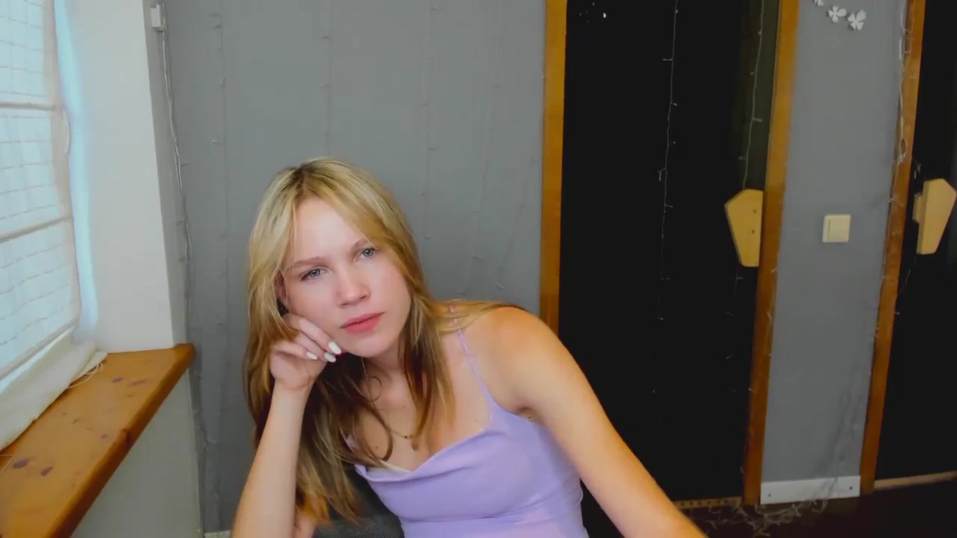 Gallery image thumbnail from Kate_Lewiss's myfreecams stream on, 08/08/2024, 09:58 image 12 of 20