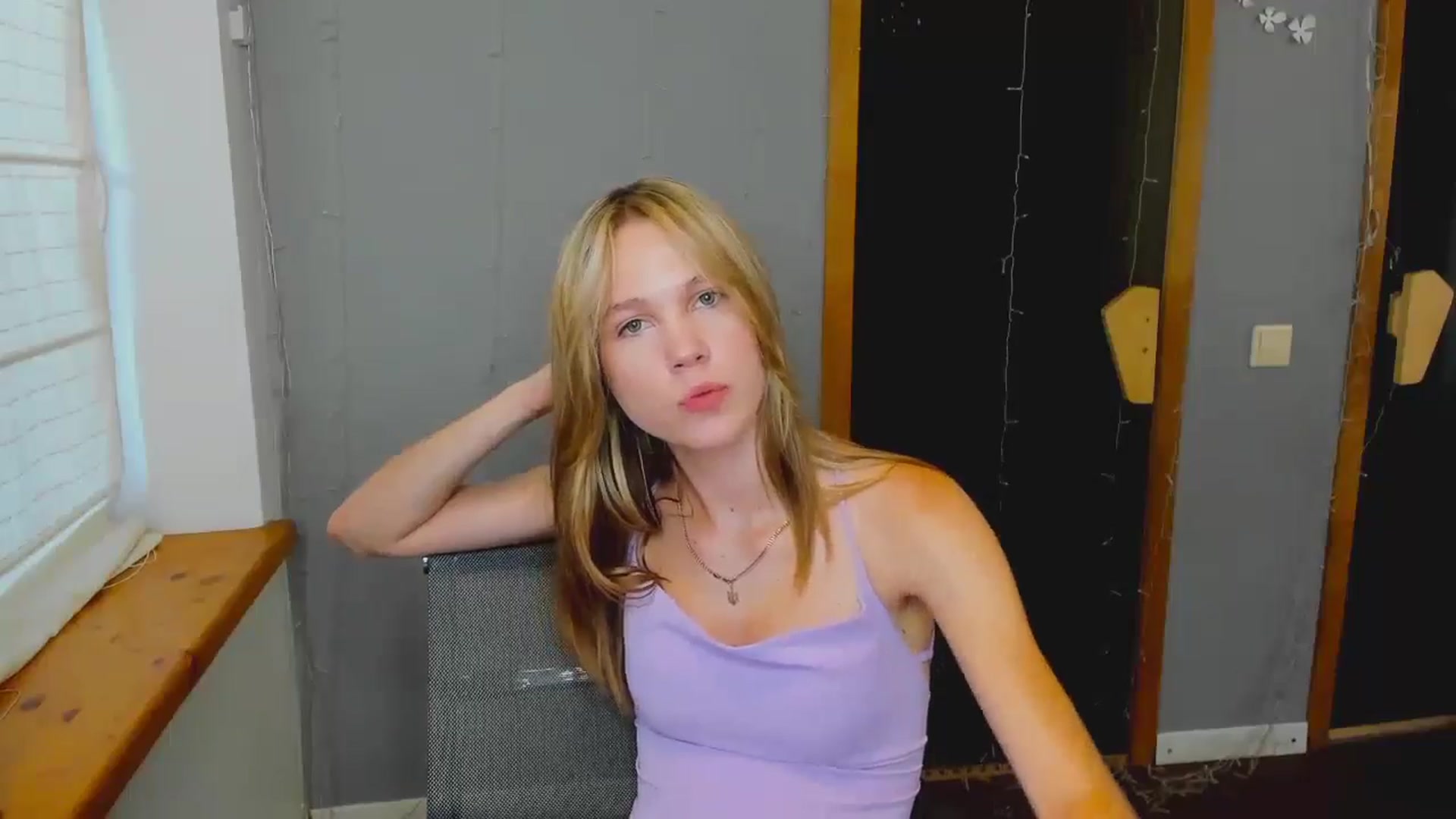 Gallery image thumbnail from Kate_Lewiss's myfreecams stream on, 08/08/2024, 09:58 image 8 of 20