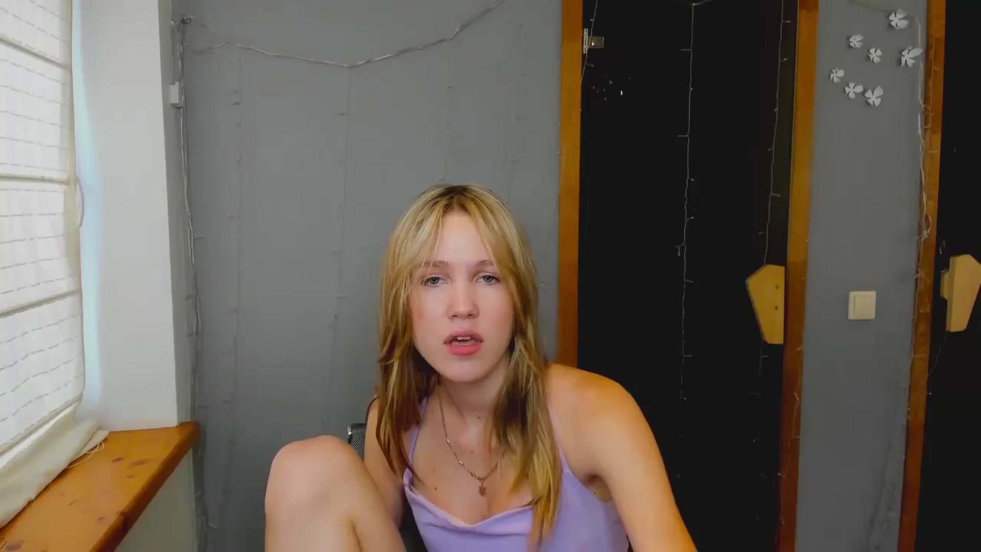 Gallery image thumbnail from Kate_Lewiss's myfreecams stream on, 08/08/2024, 10:20 image 4 of 20