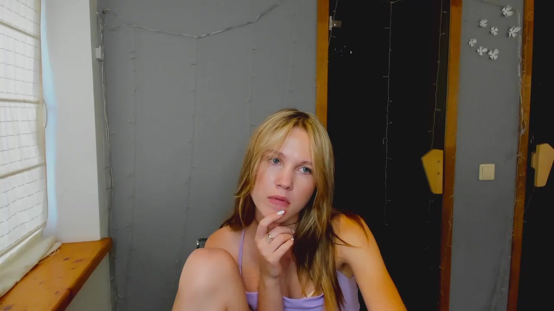 Gallery image thumbnail from Kate_Lewiss's myfreecams stream on, 08/08/2024, 10:20 image 12 of 20